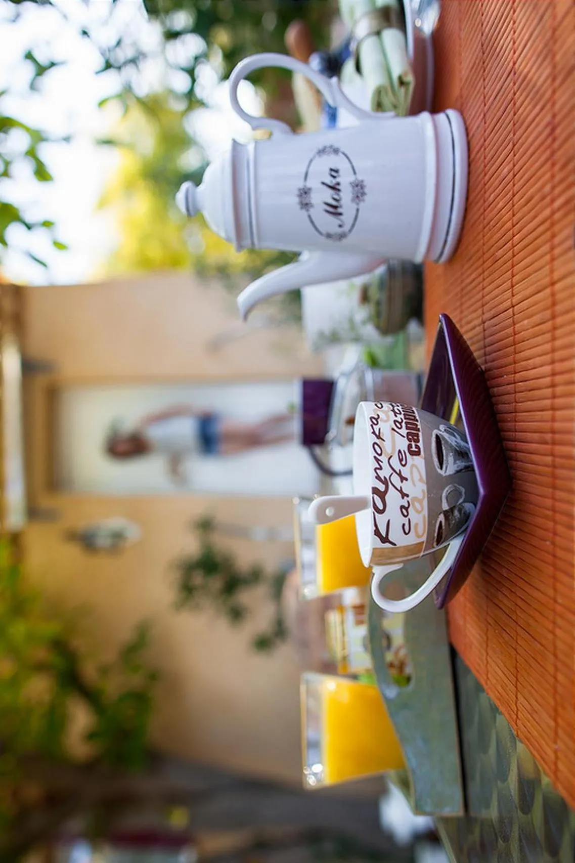 Garden view in B&B Le Clos des Cigales