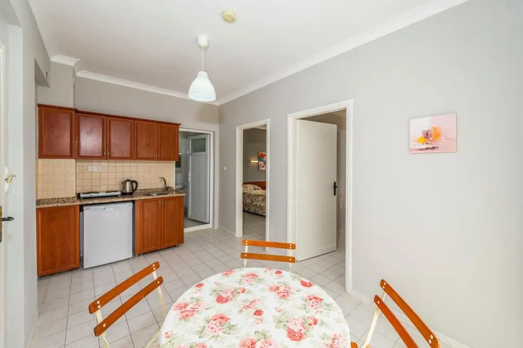 THE S APART & SUITES hOTEL