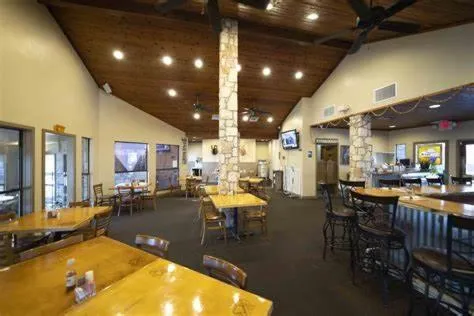 Restaurant/places to eat in RIVER OAK INN