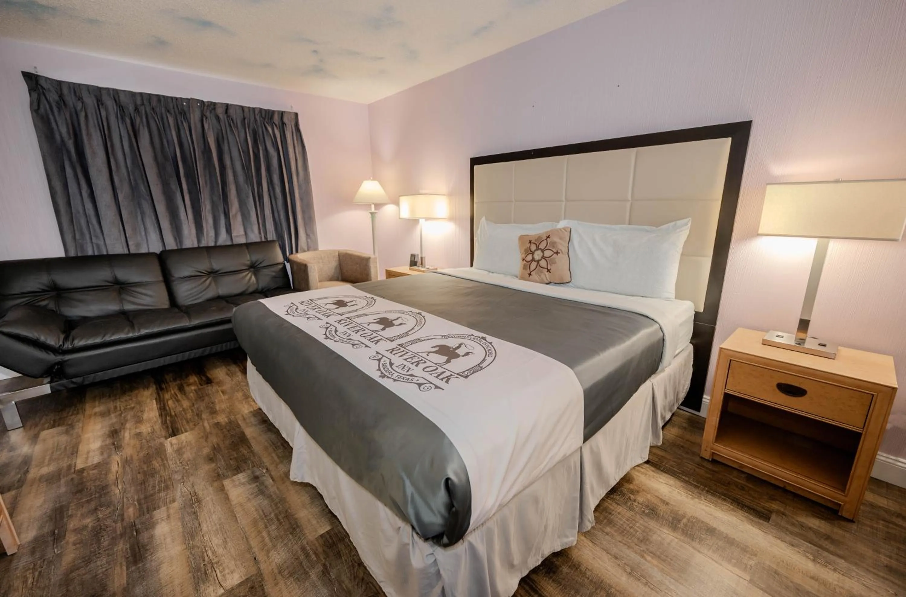 Bedroom, Bed in RIVER OAK INN