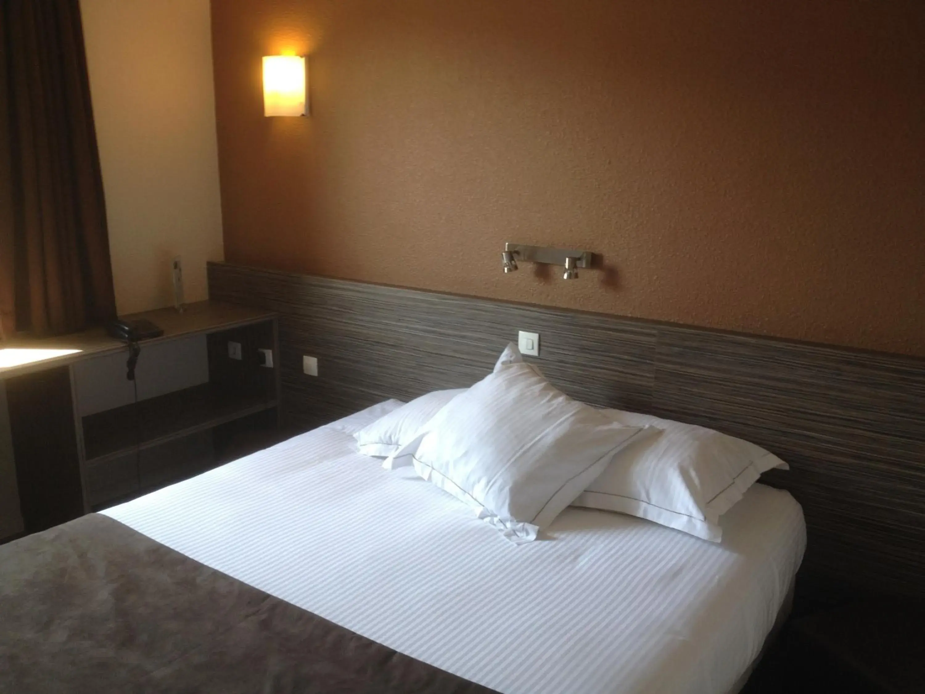 Double Room in Hotel du Moulin à Vent - Gerland Double Room in Hotel du Moulin à Vent - Gerland