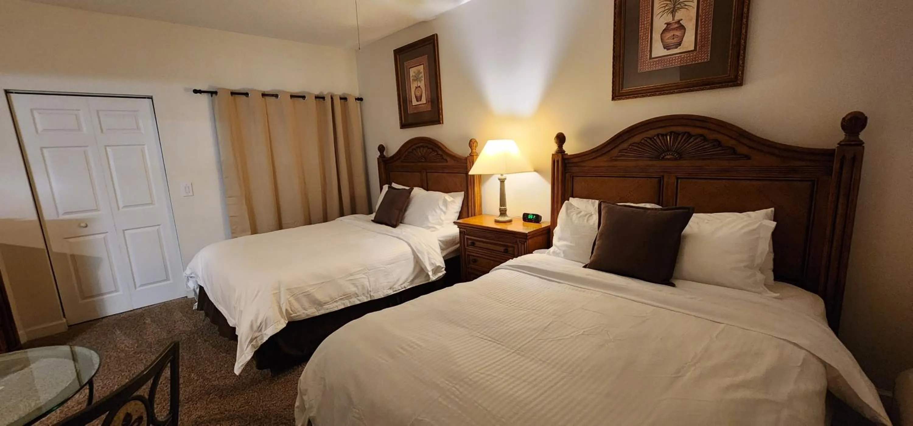 Photo of the whole room in Right Direction Rentals