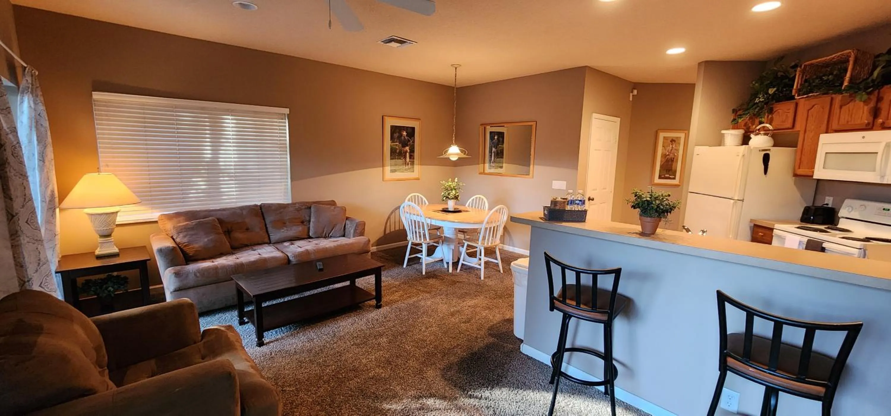 Kitchen or kitchenette in Right Direction Rentals