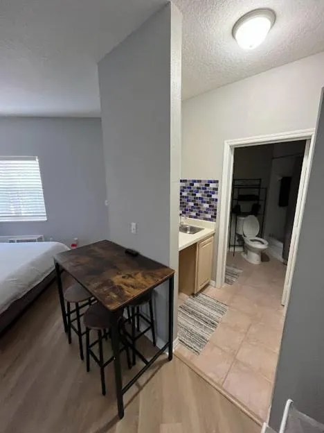 Kitchen or kitchenette in Right Direction Rentals