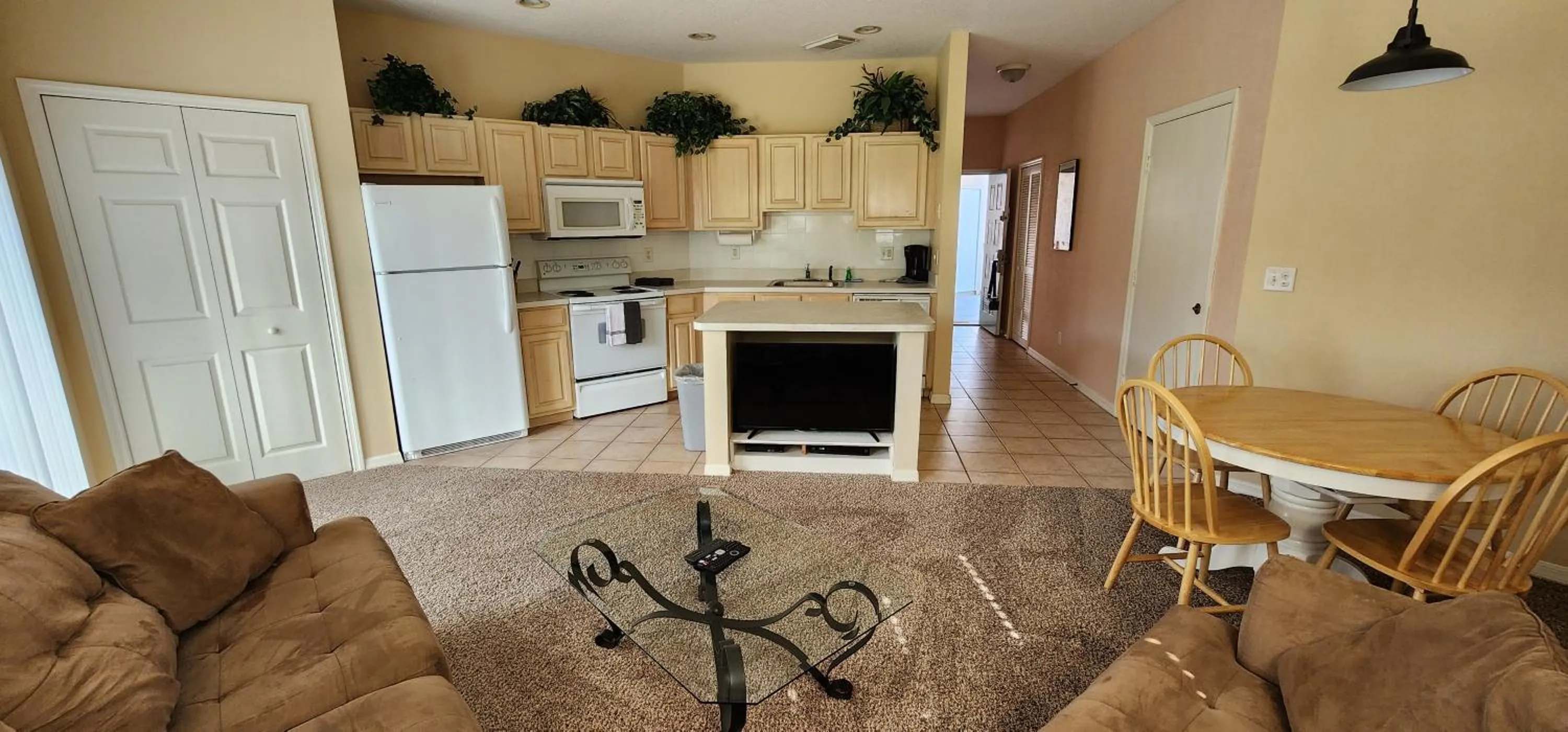 Kitchen or kitchenette in Right Direction Rentals