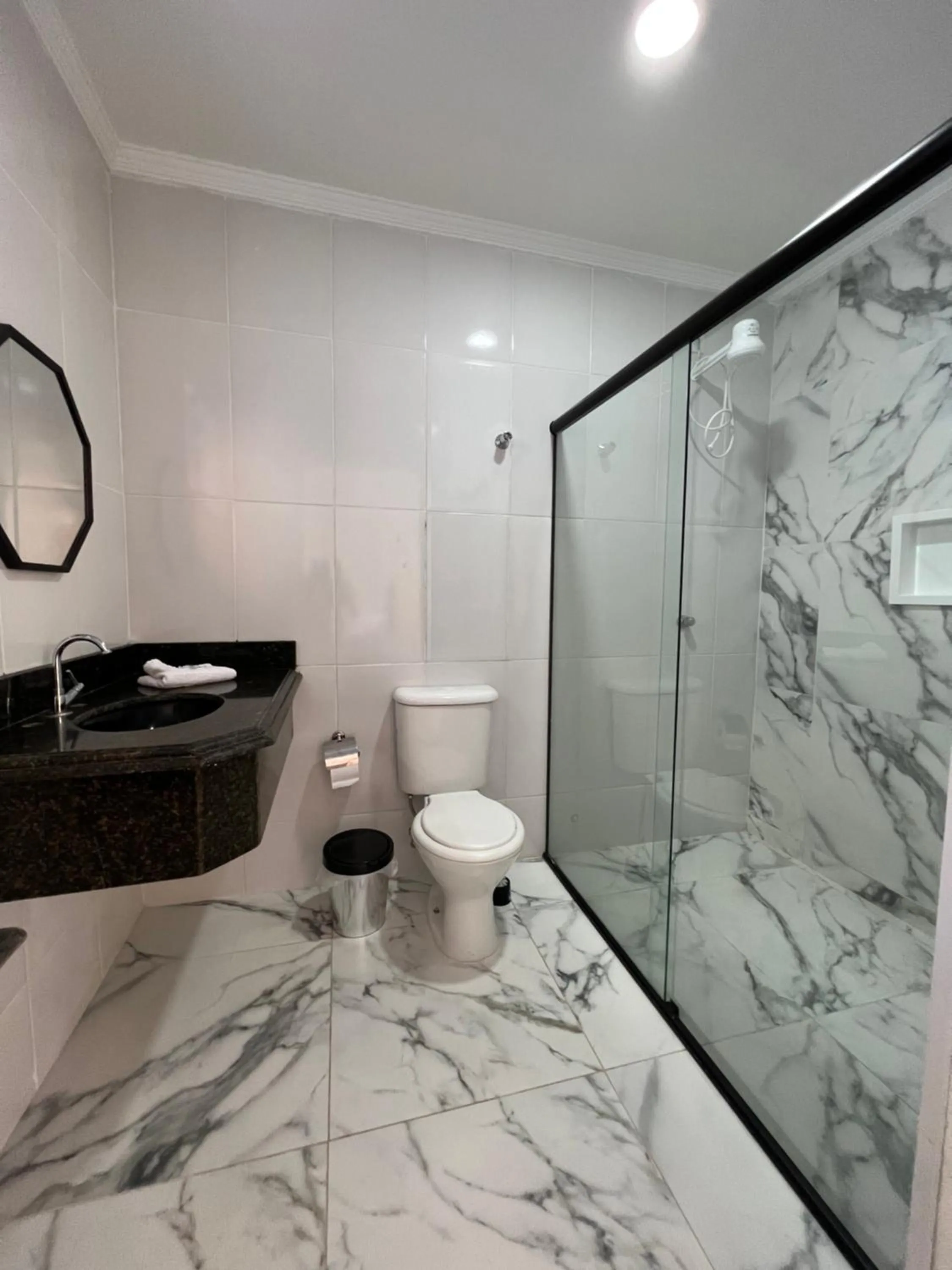 Shower in Hotel Pousada Colliseu