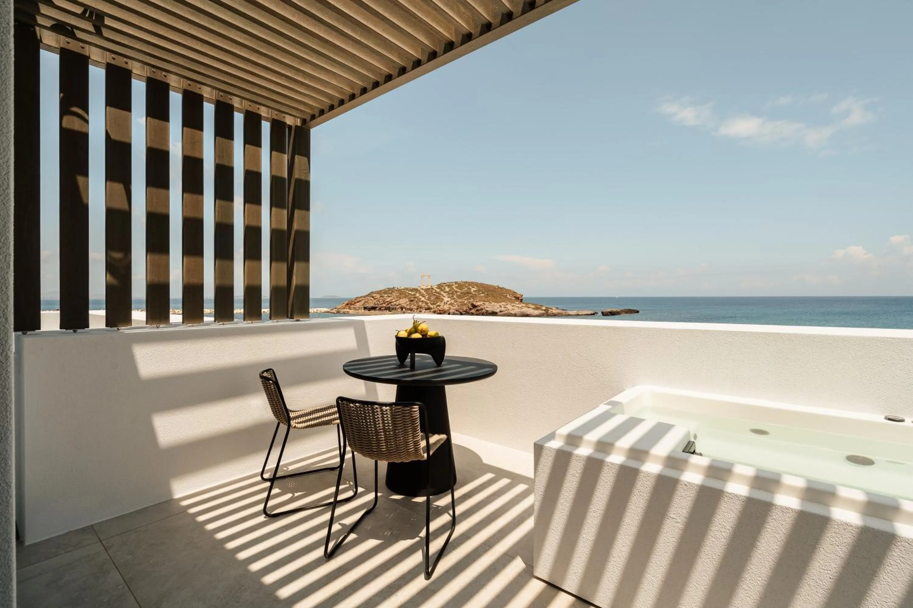 Hot Tub in Naxos Rhyton