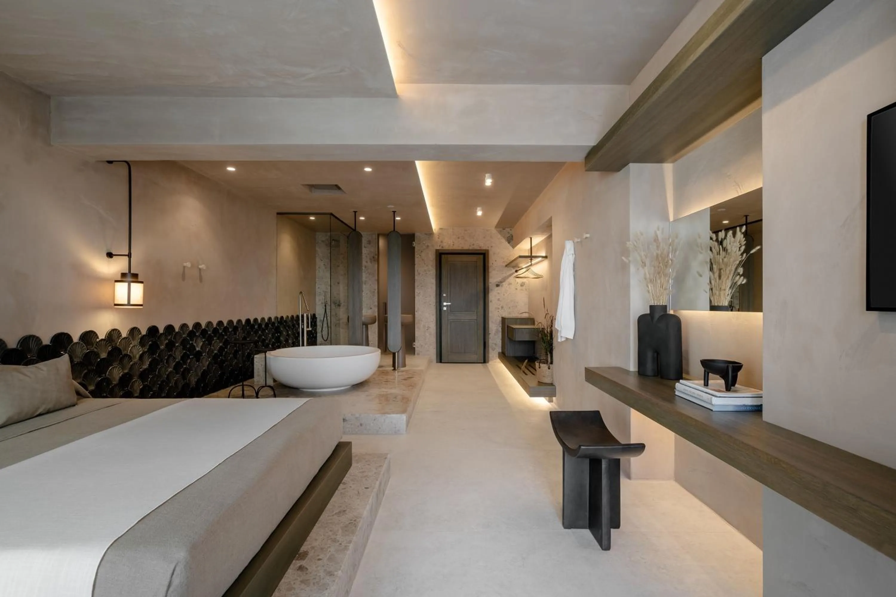 Bedroom in Naxos Rhyton