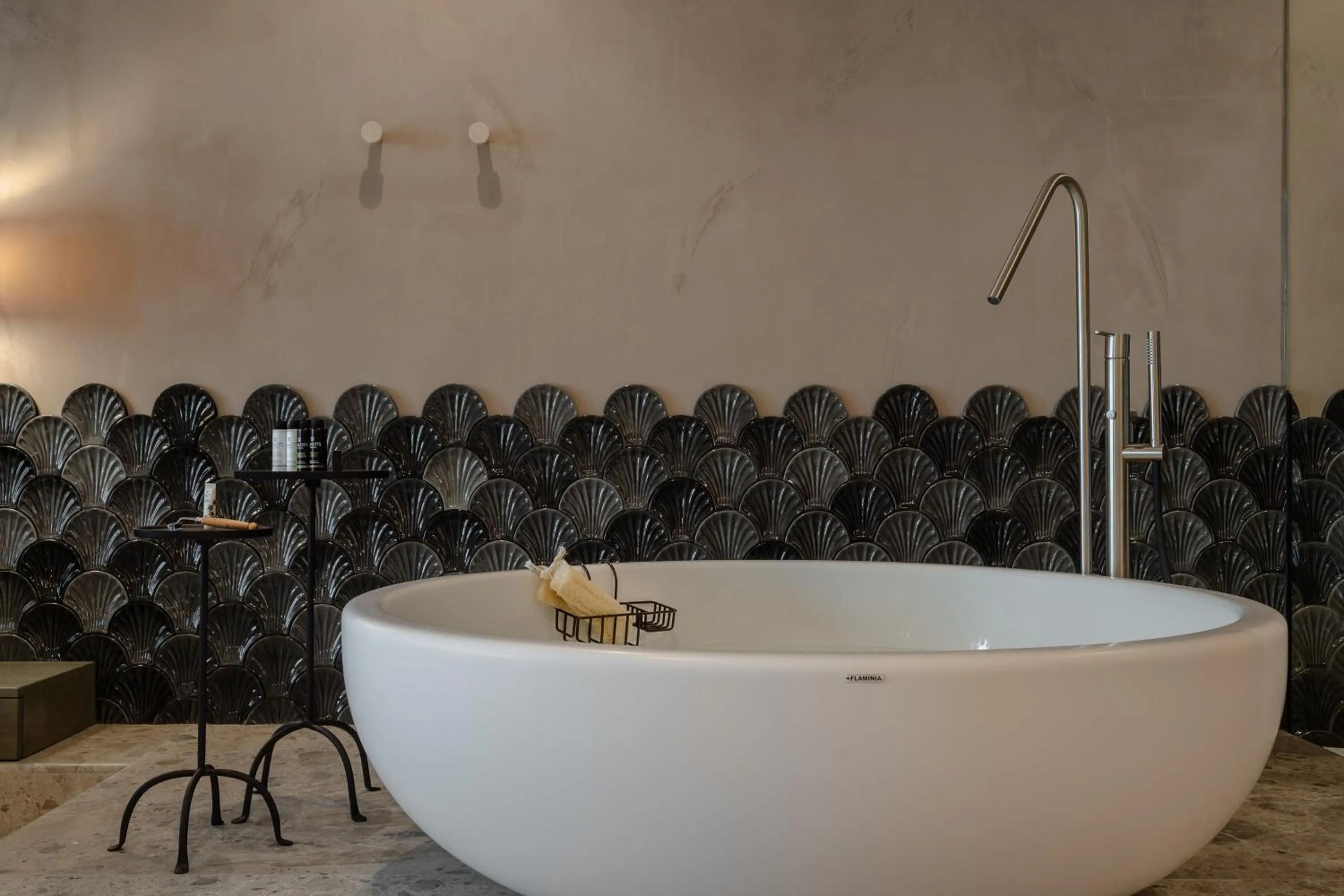 Bath in Naxos Rhyton