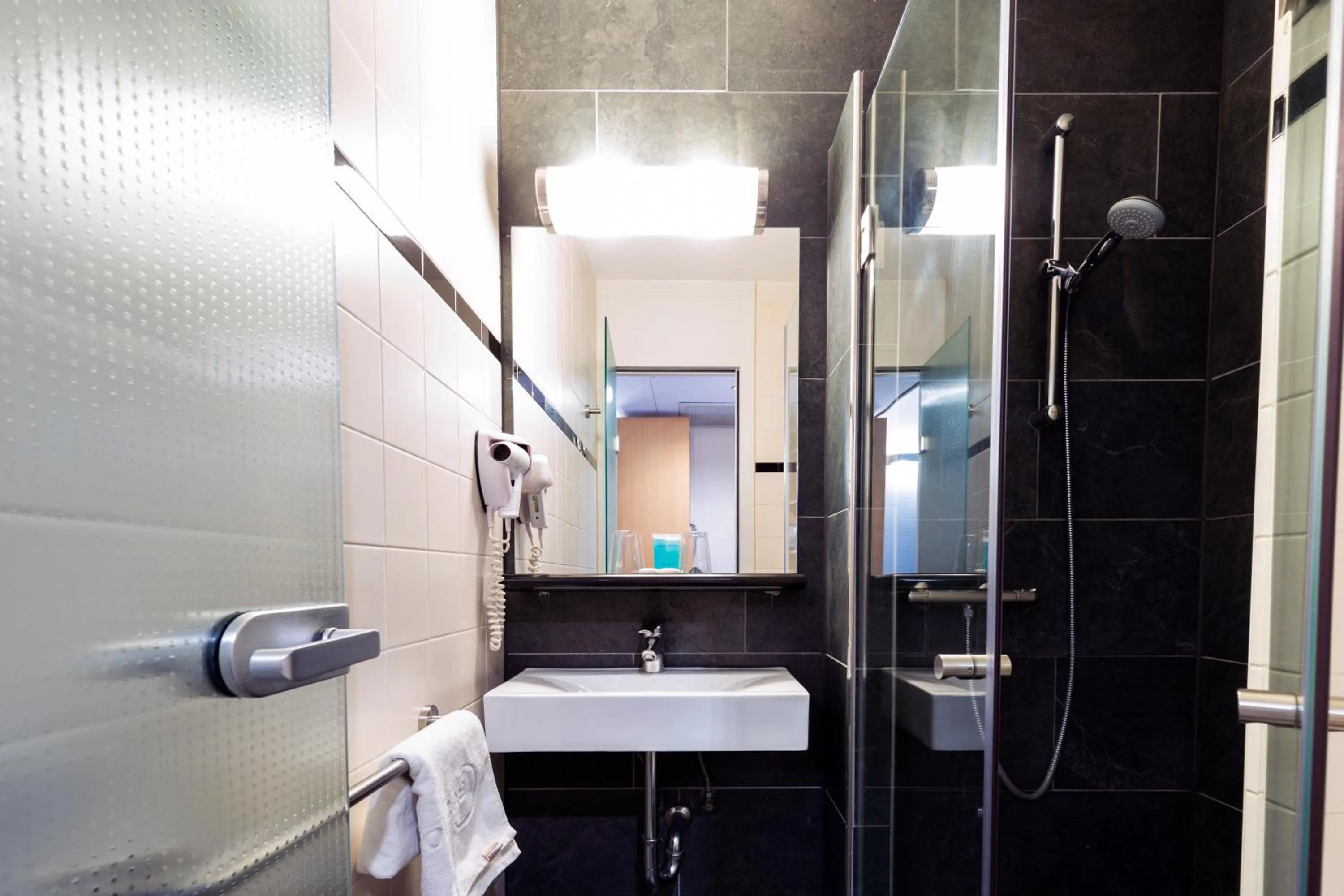 Shower in Bastion Hotel Utrecht