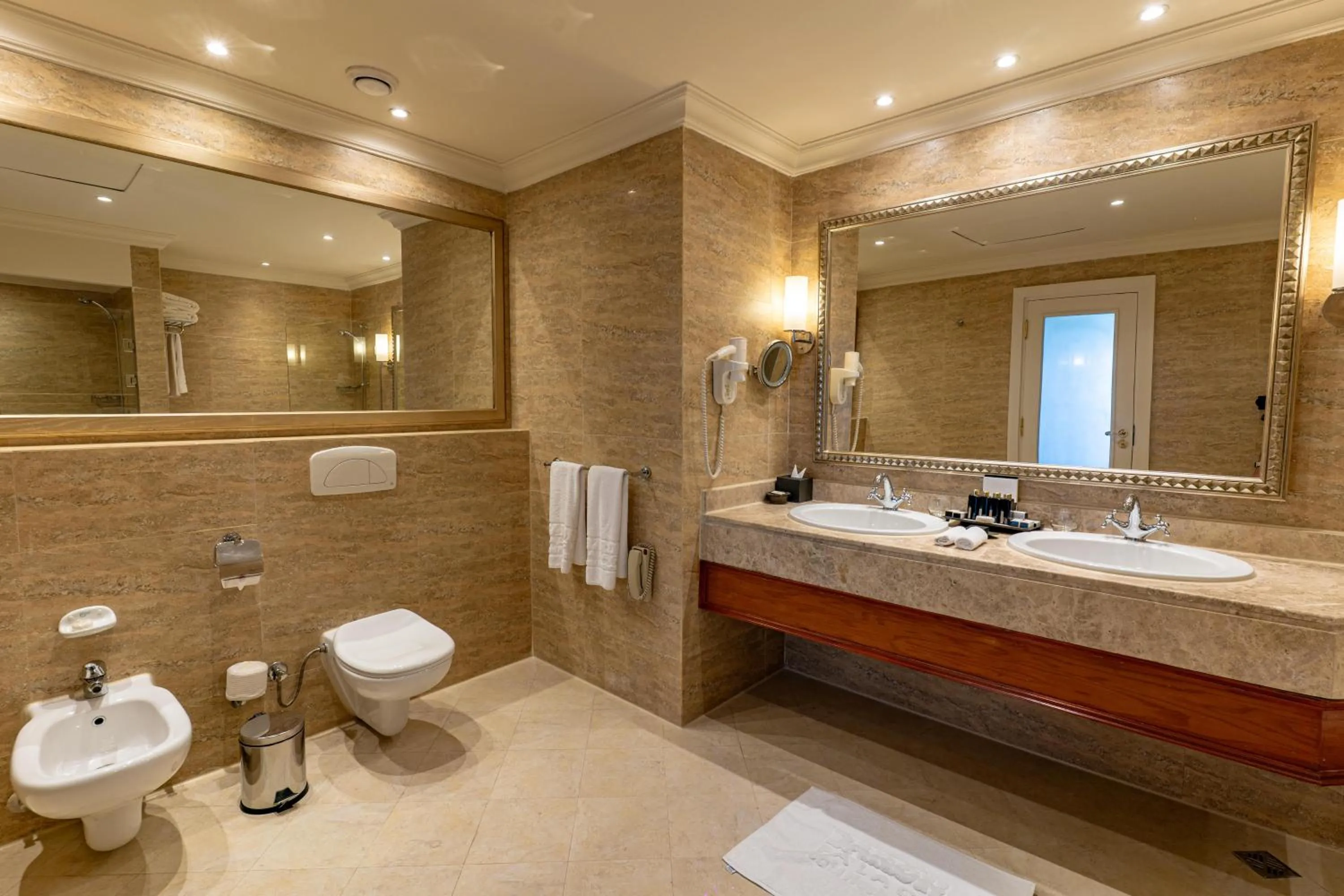 Bathroom in Baron Palace Sahl Hasheesh
