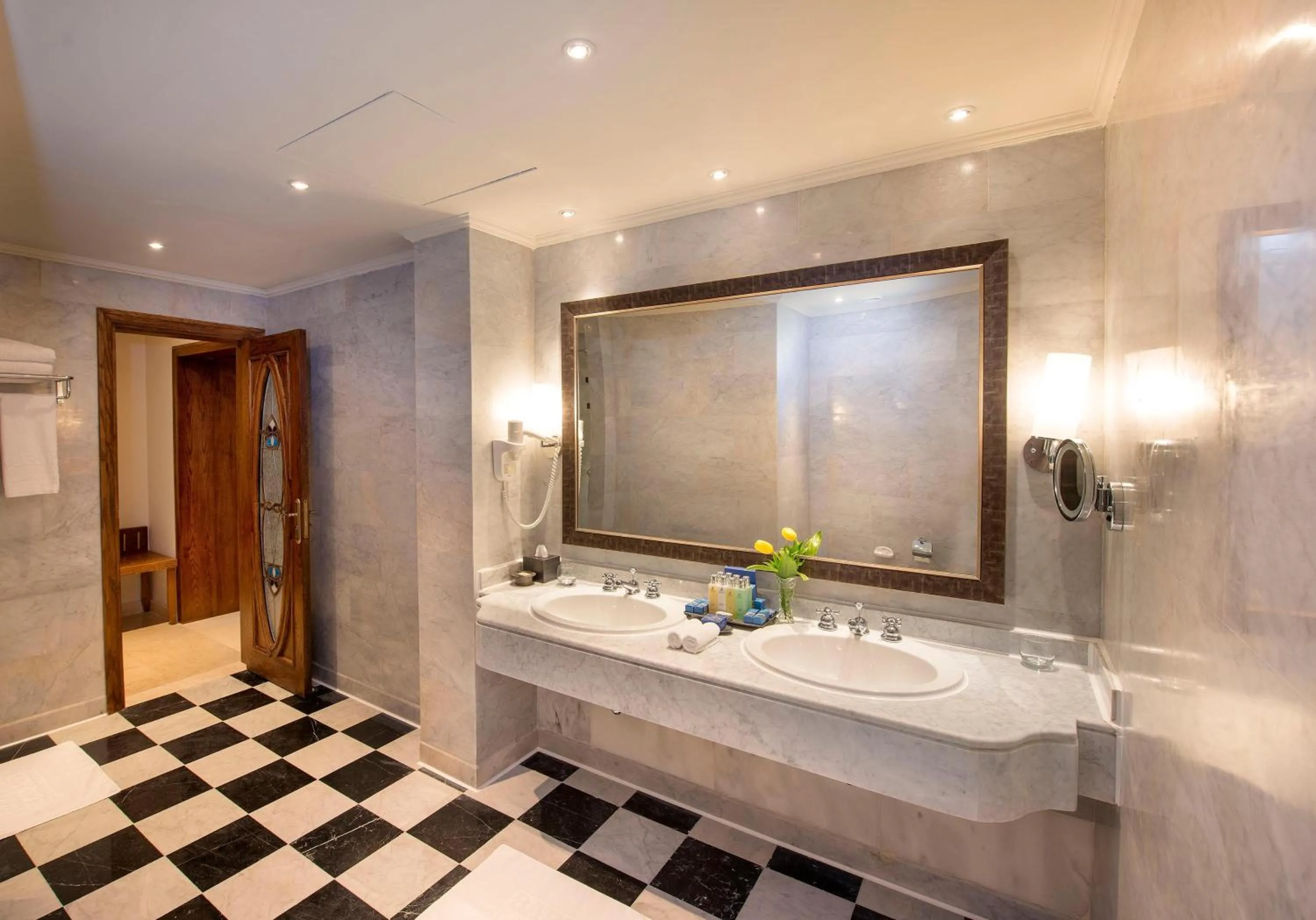 Bathroom in Baron Palace Sahl Hasheesh