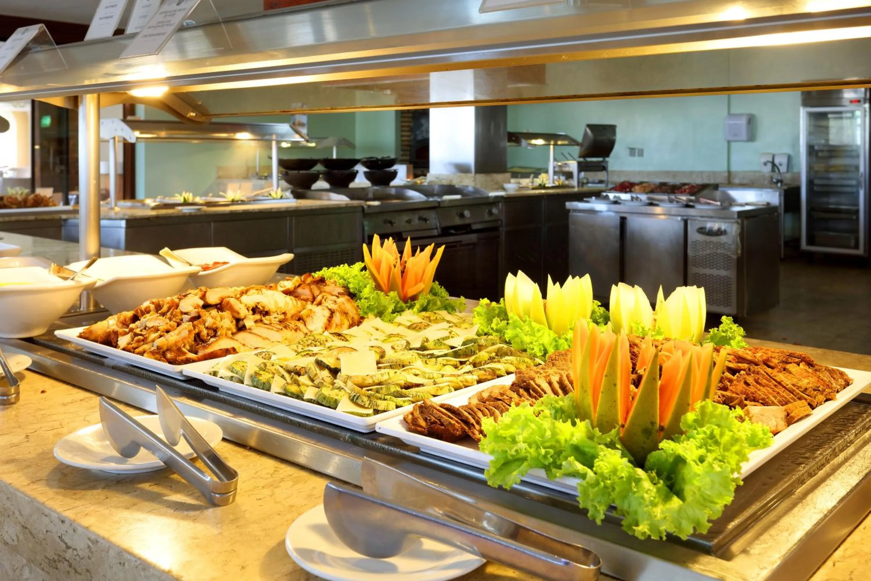 Food and drinks in The Signature Level at Grand Palladium Imbassaí Resort & Spa