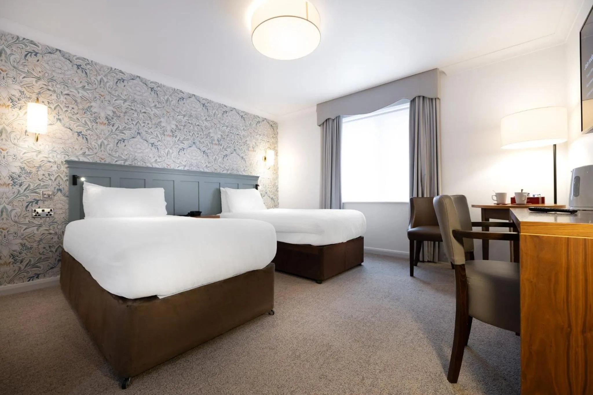 Photo of the whole room, Bed in Milford Hall Salisbury