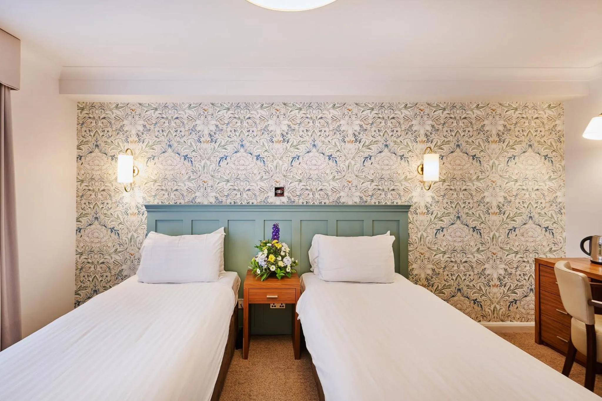 Photo of the whole room, Bed in Milford Hall Salisbury