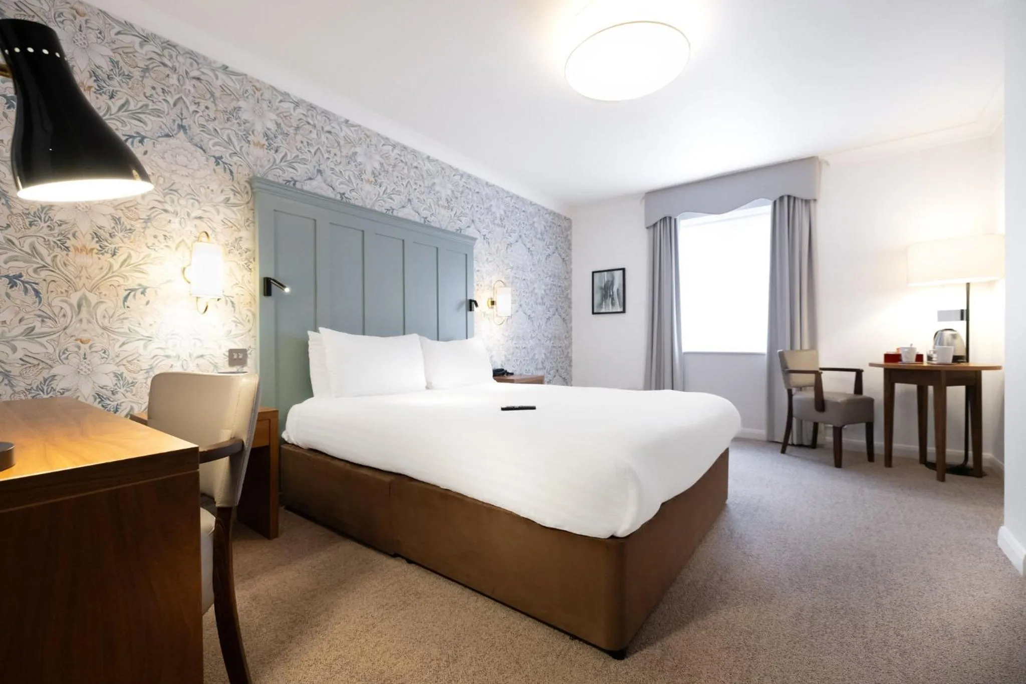 Photo of the whole room, Bed in Milford Hall Salisbury