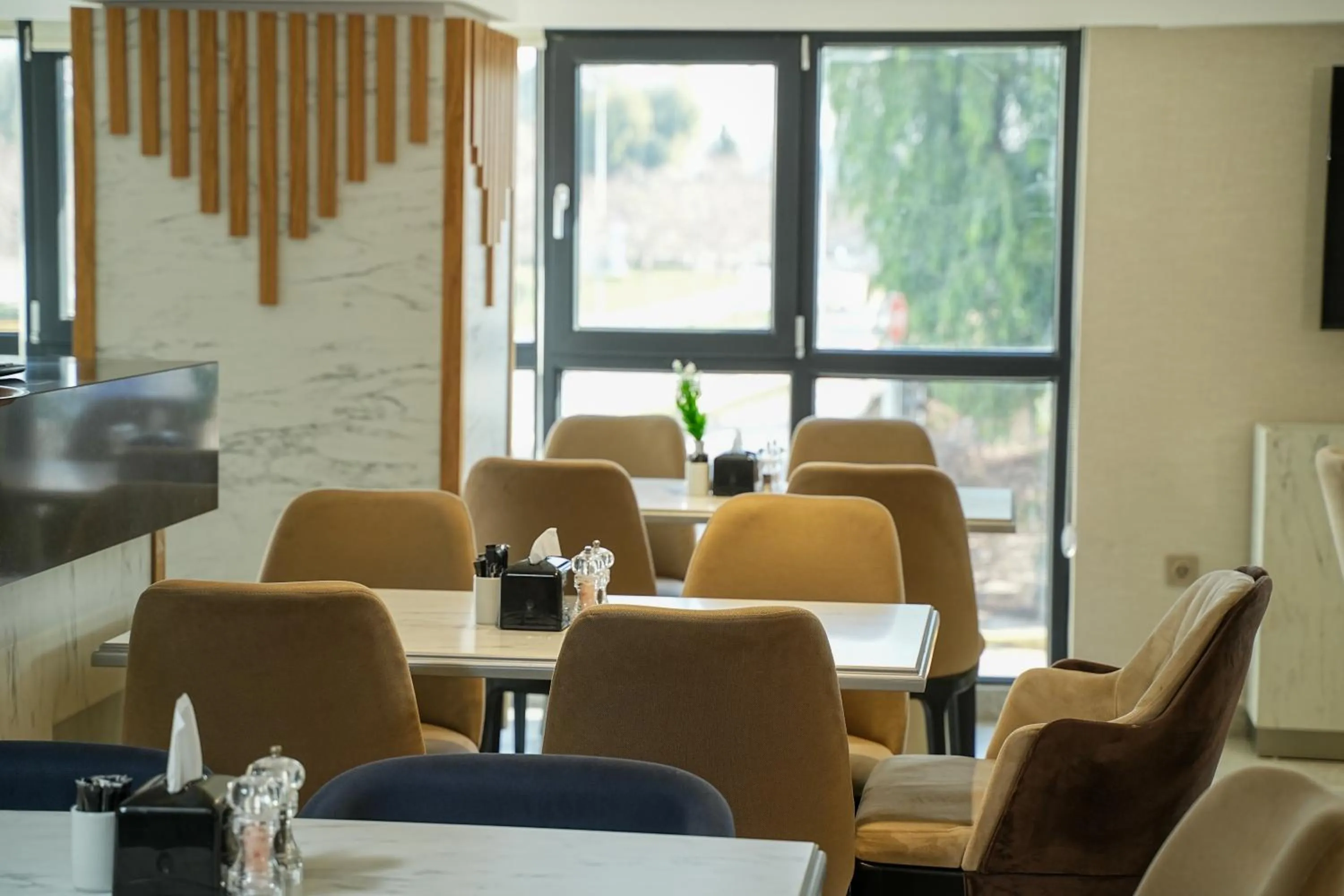 Restaurant/places to eat in NK Hotel