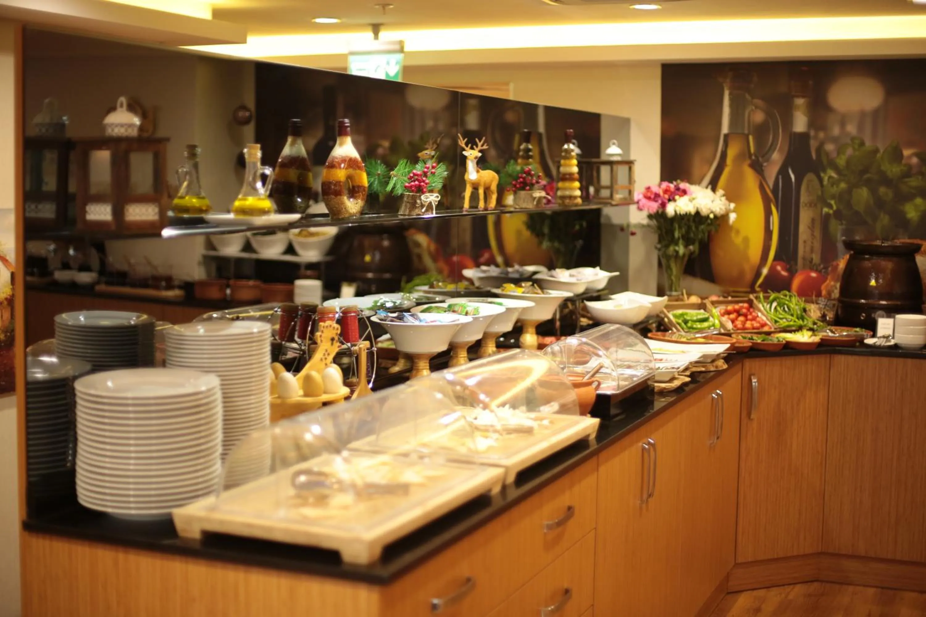 Restaurant/places to eat in NK Hotel