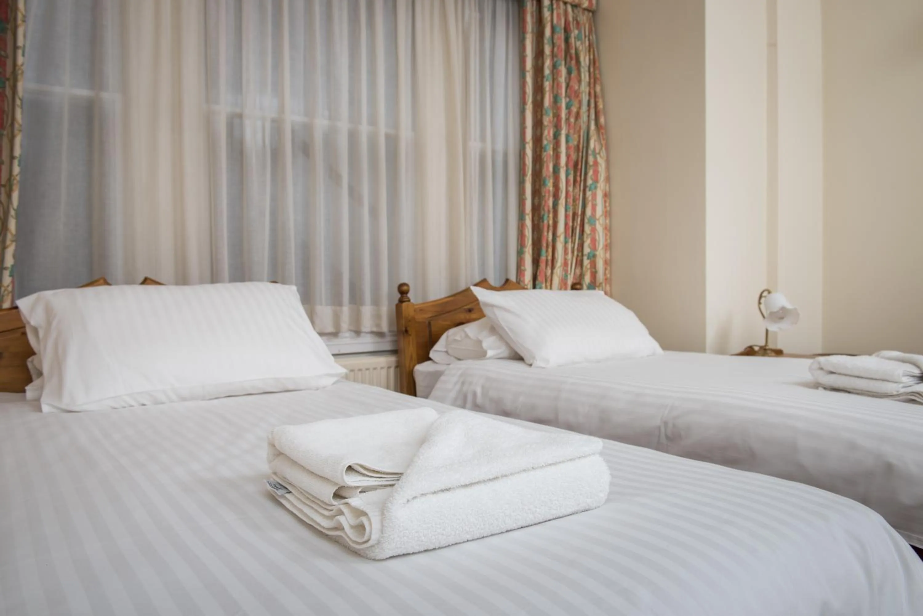 Bedroom, Bed in Rewley House University of Oxford