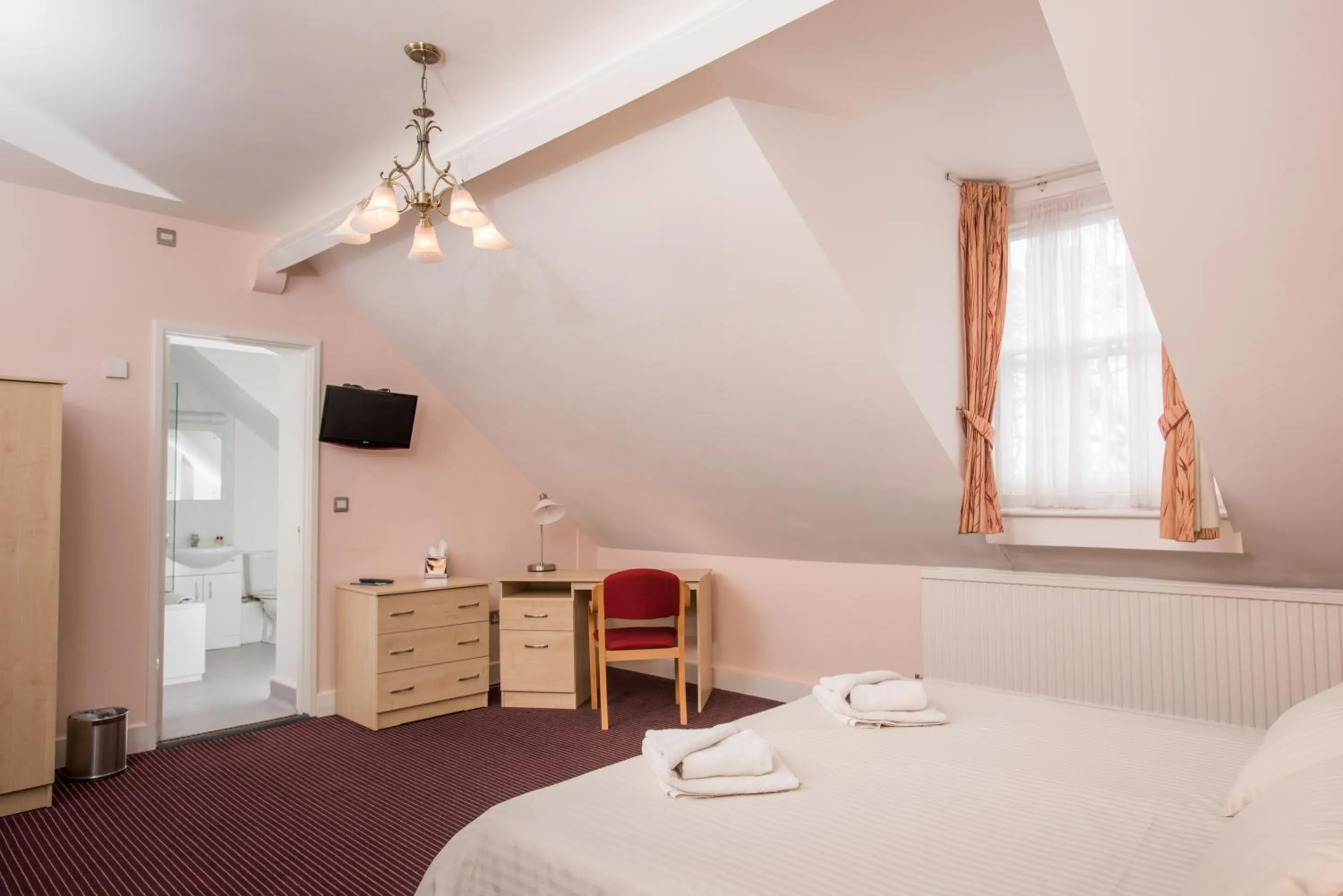 Bedroom, Bed in Rewley House University of Oxford