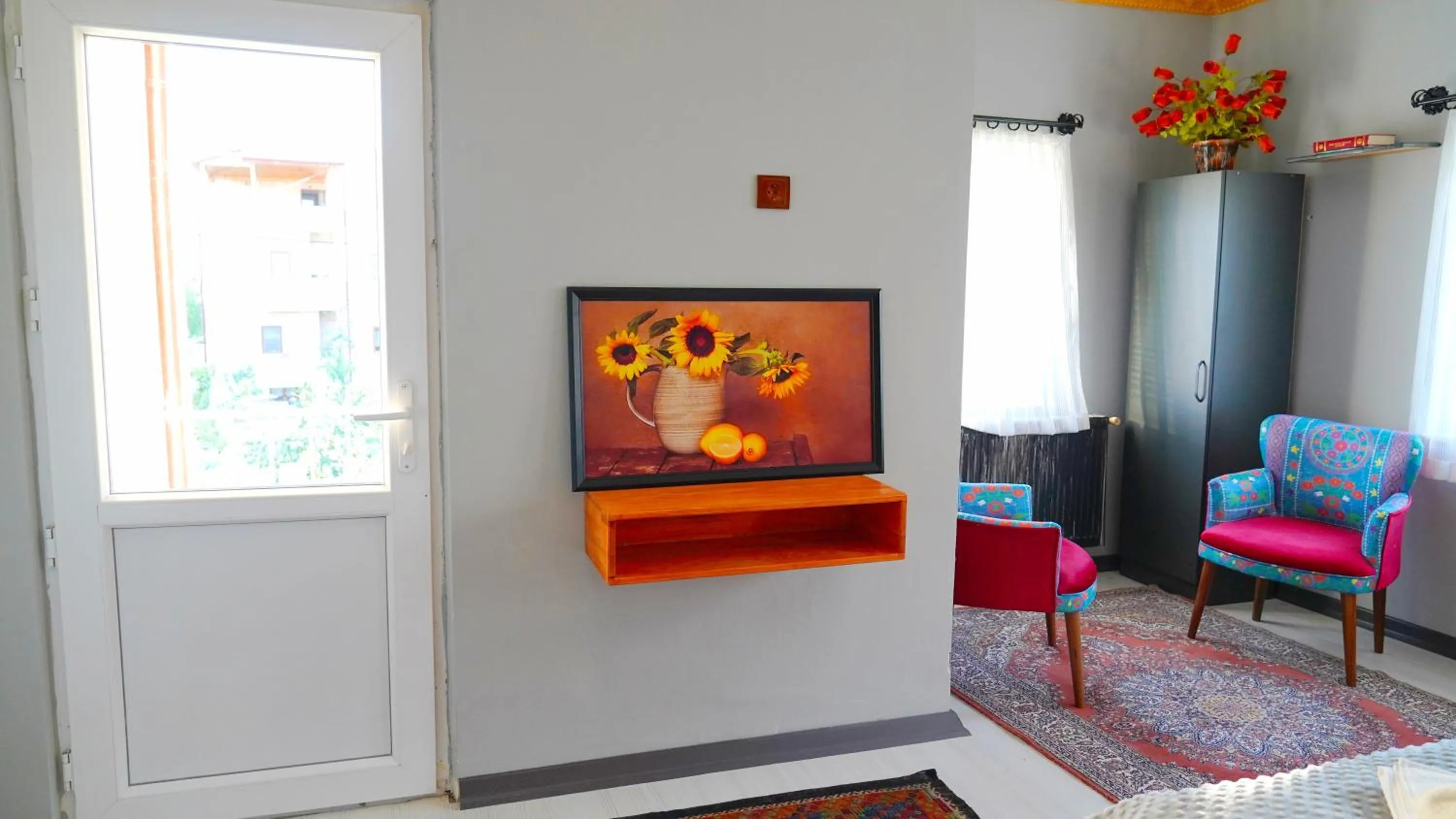 Decorative detail in Alpha Stone House