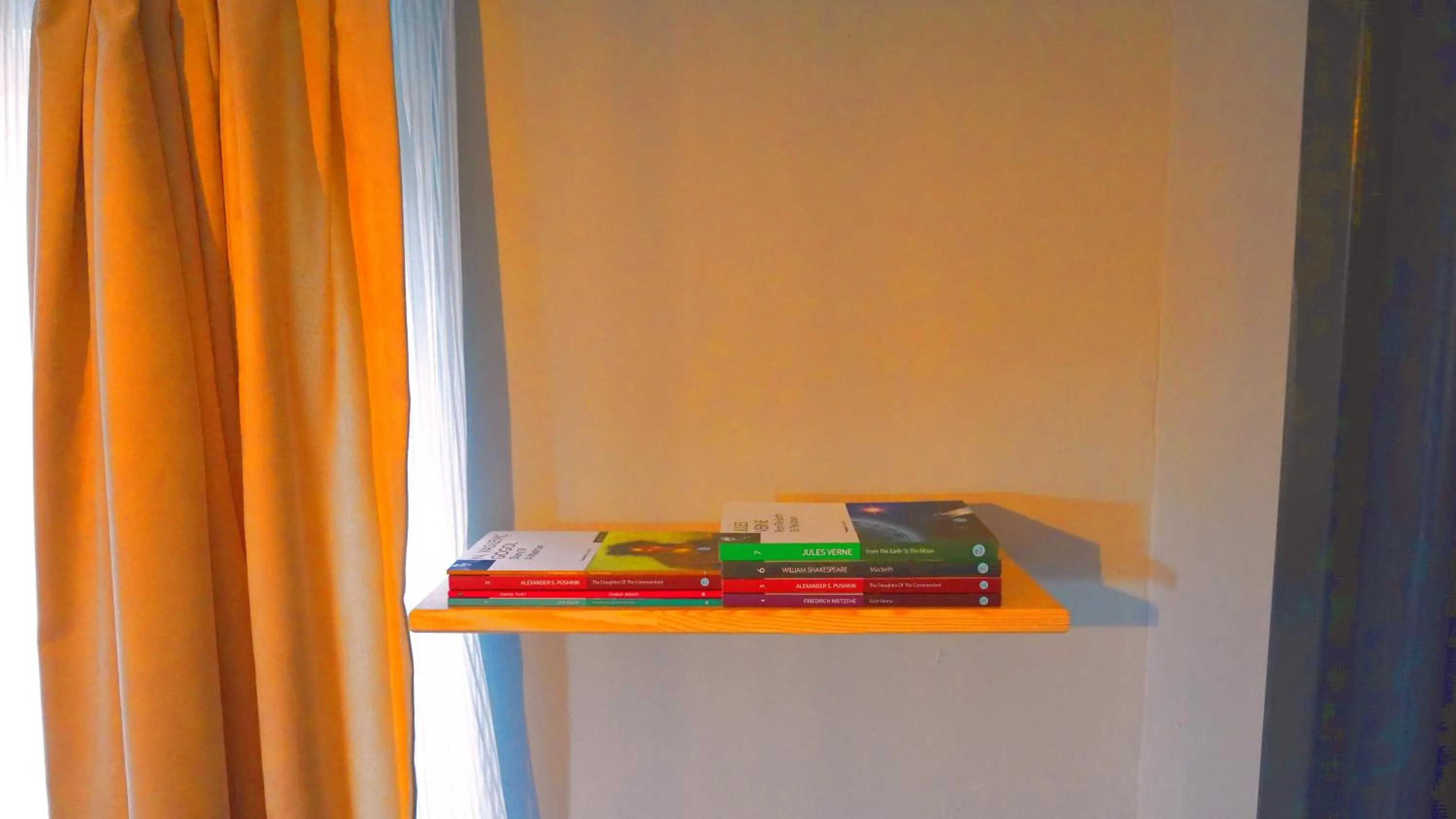 Decorative detail in Alpha Stone House