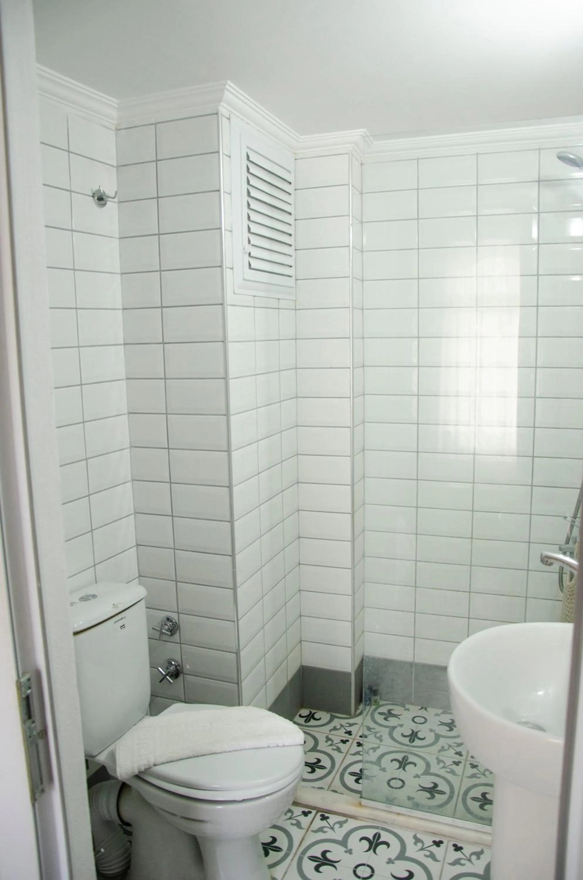 Shower in Ephesus Hera