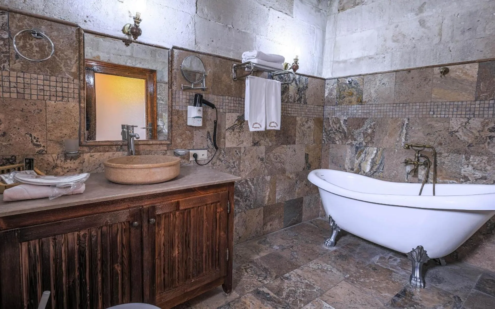 Shower in Maccan Cave Hotel