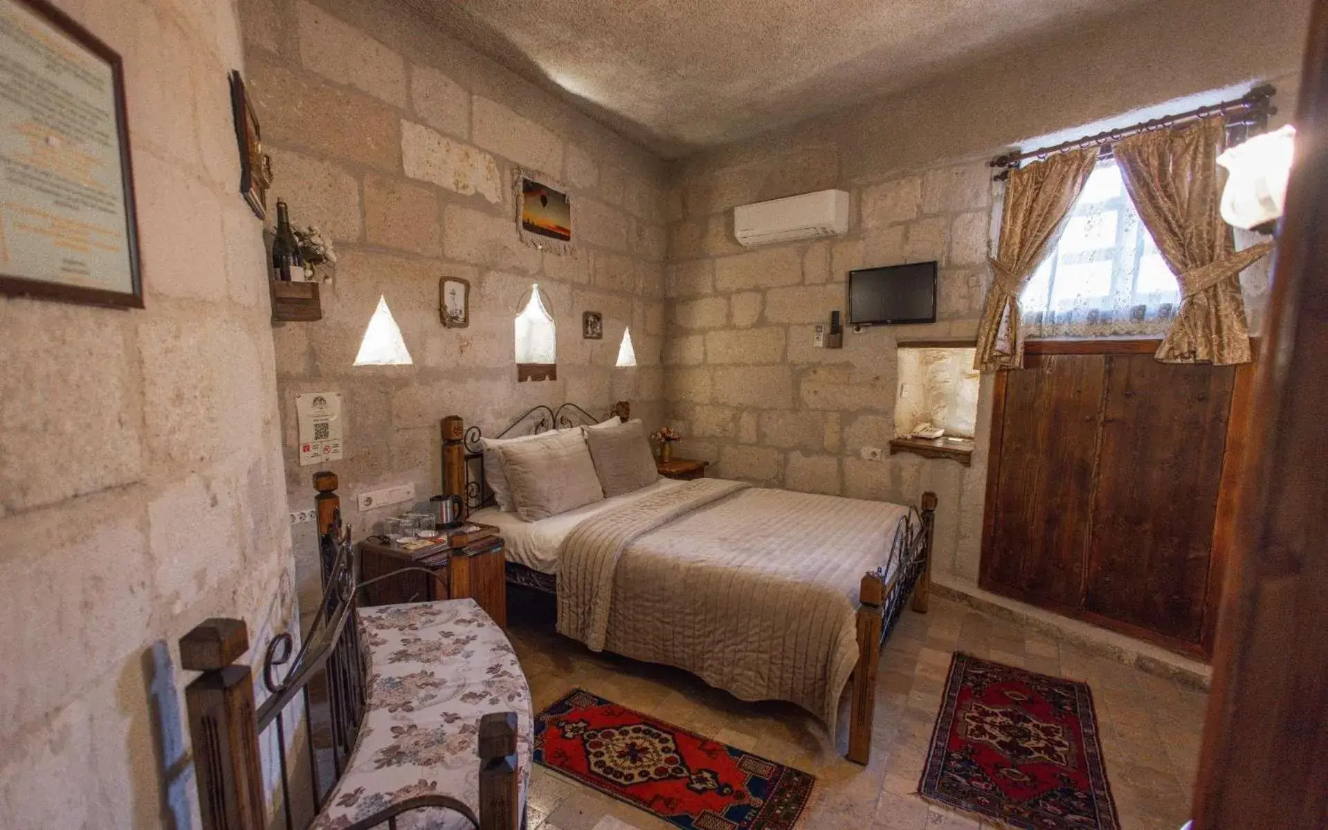 Superior Double Room in Maccan Cave Hotel Superior Double Room in Maccan Cave Hotel