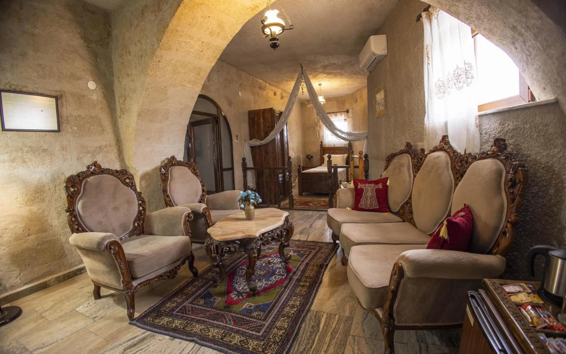 Seating area in Maccan Cave Hotel