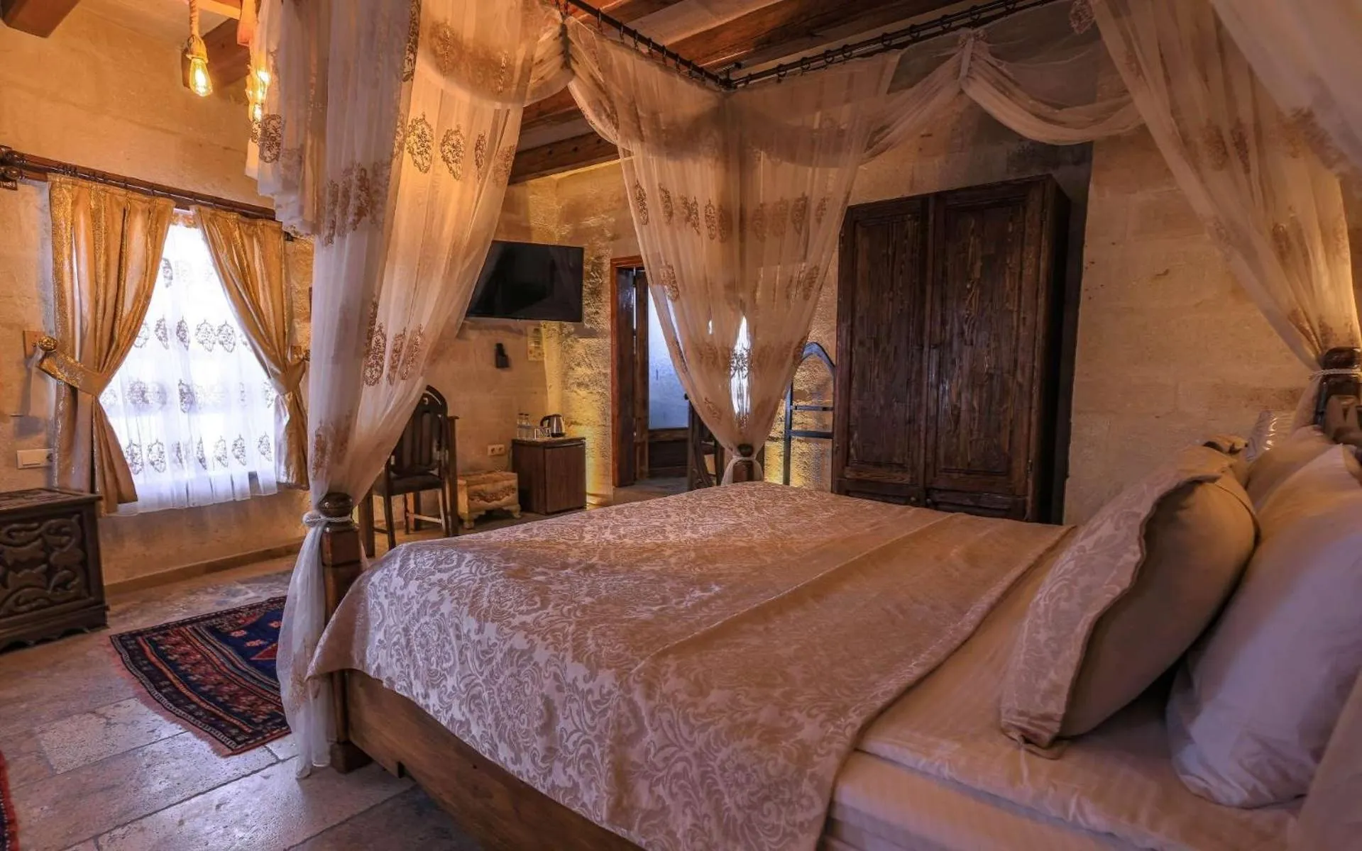 Bed in Maccan Cave Hotel