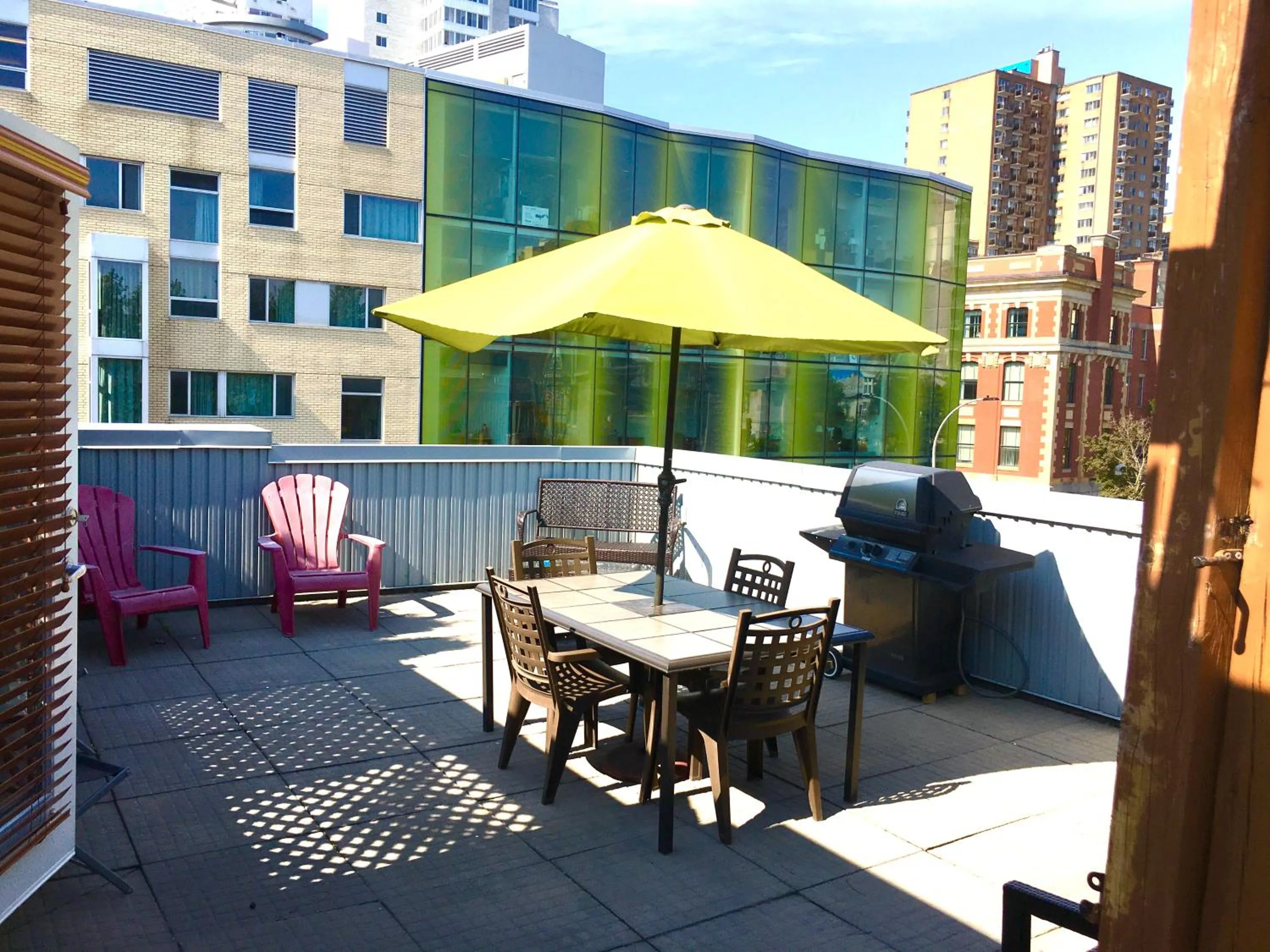BBQ facilities in ApartHotelMontreal by Les Terrasses Saint Urbain 2225I2