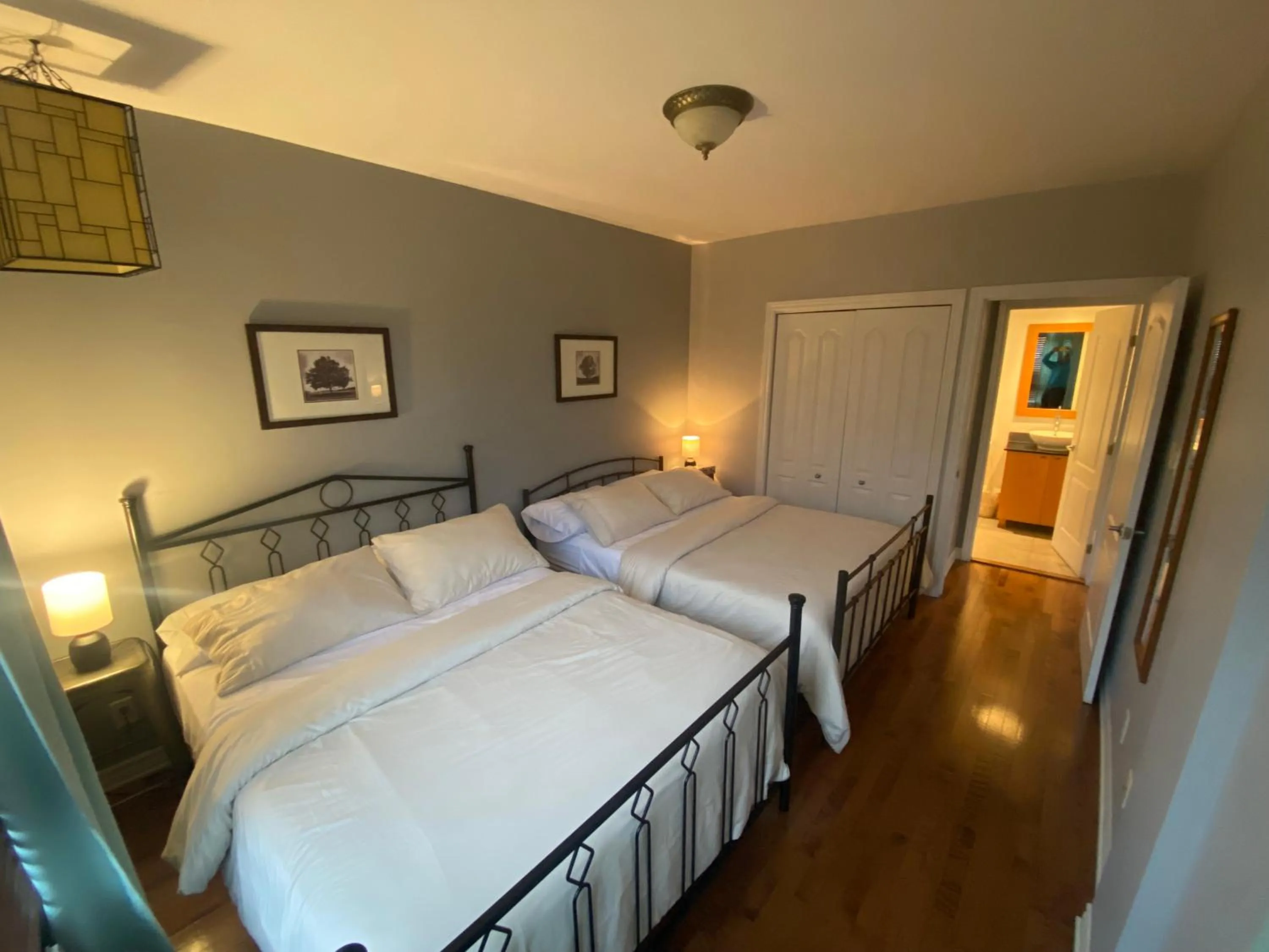 Bedroom, Bed in ApartHotelMontreal by Les Terrasses Saint Urbain 2225I2