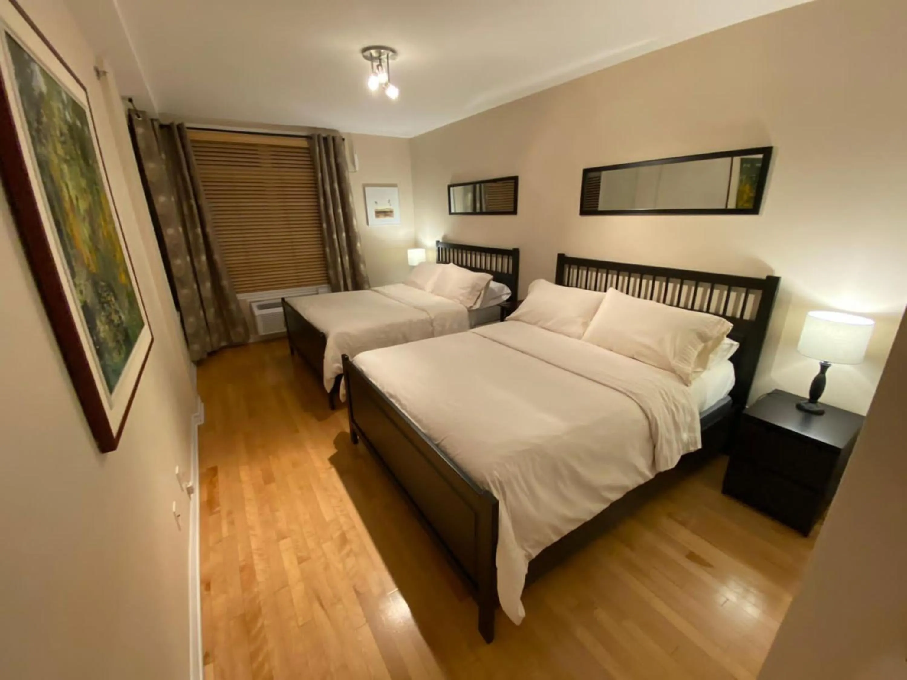 Bedroom, Bed in ApartHotelMontreal by Les Terrasses Saint Urbain 2225I2