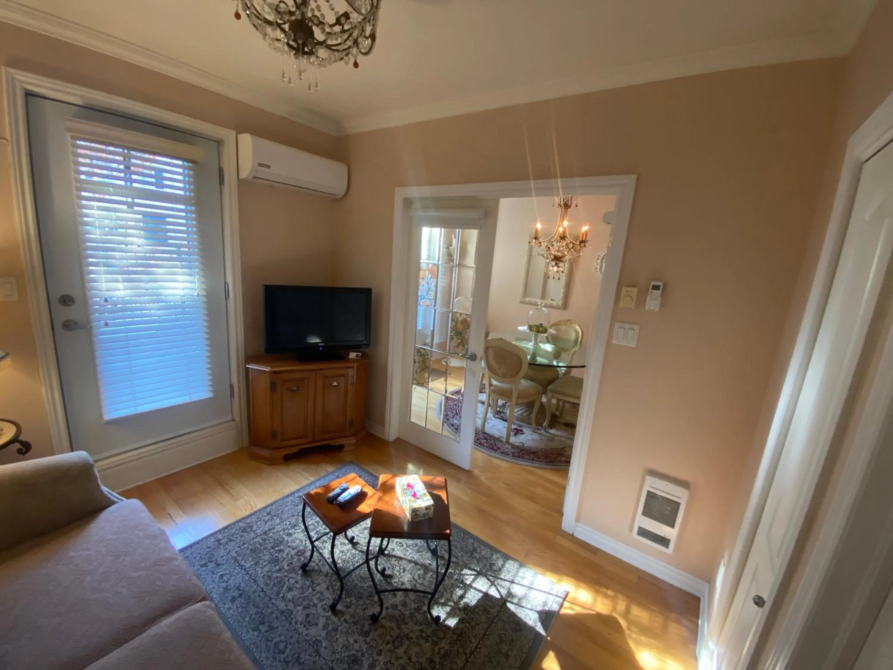 TV and multimedia in ApartHotelMontreal by Les Terrasses Saint Urbain 2225I2