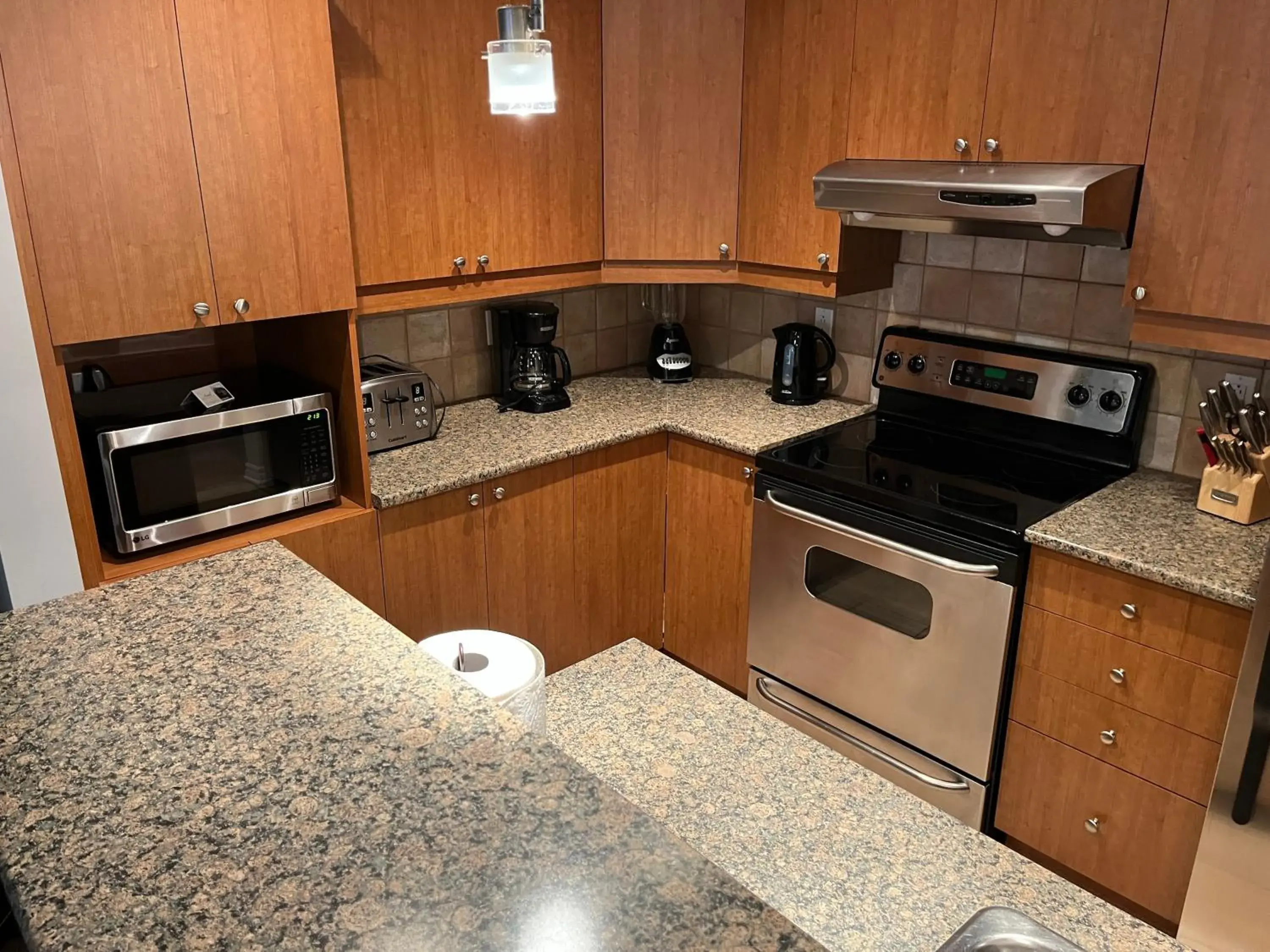 Courtyard Suite 104 in ApartHotelMontreal by Les Terrasses Saint Urbain 2225I2 Courtyard Suite 104 in ApartHotelMontreal by Les Terrasses Saint Urbain 2225I2