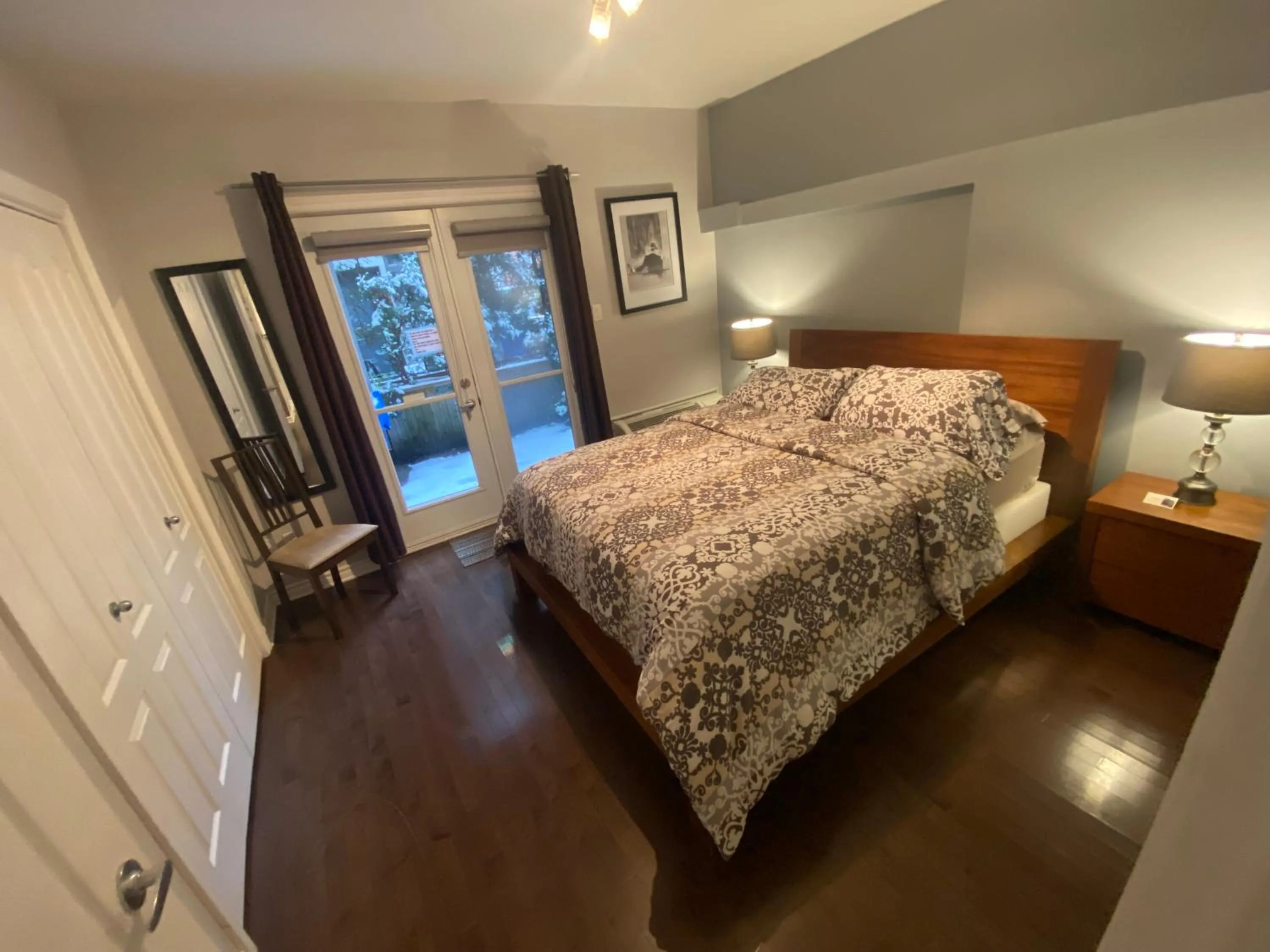 Bed in ApartHotelMontreal by Les Terrasses Saint Urbain 2225I2