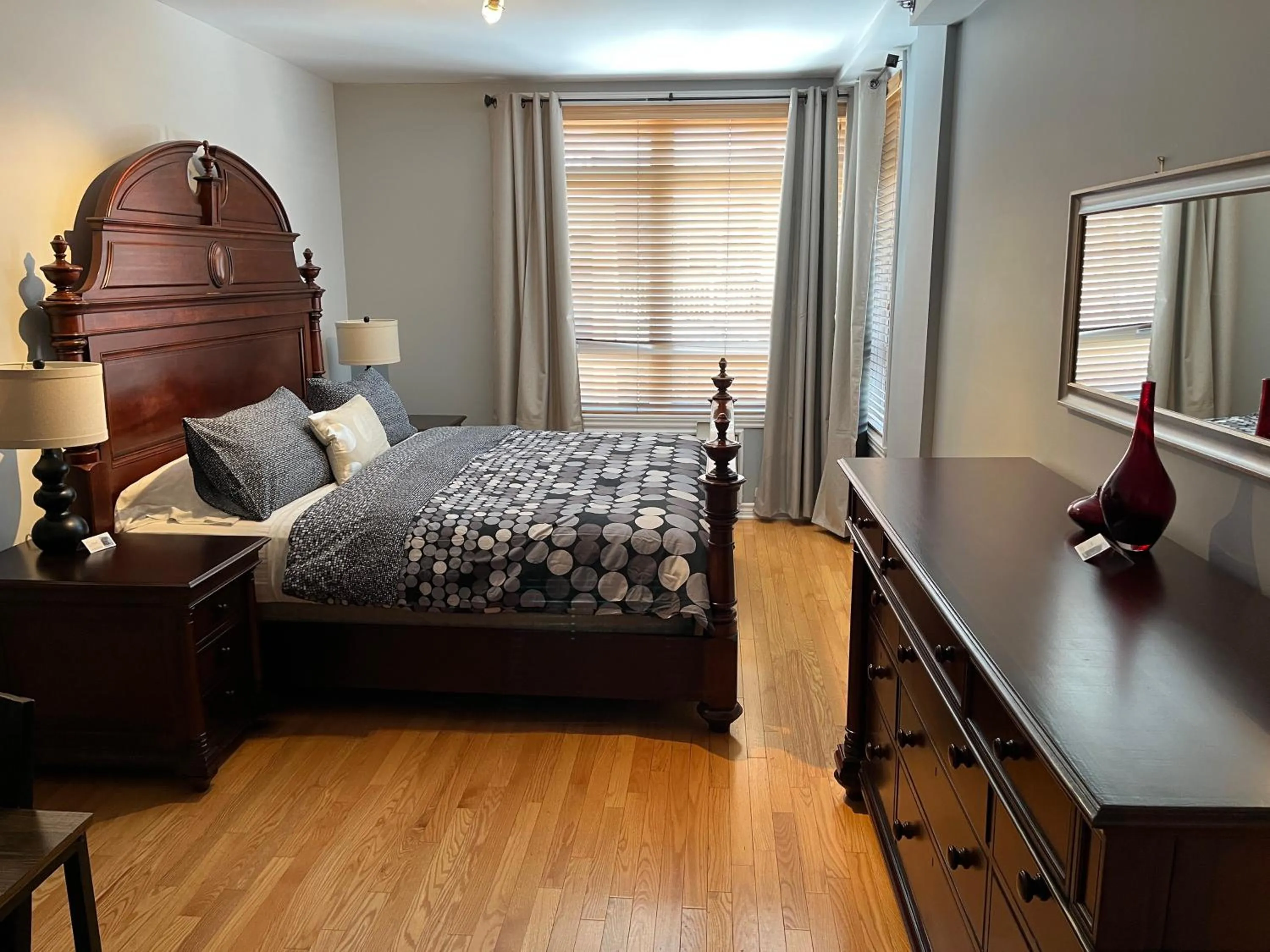 Bed in ApartHotelMontreal by Les Terrasses Saint Urbain 2225I2