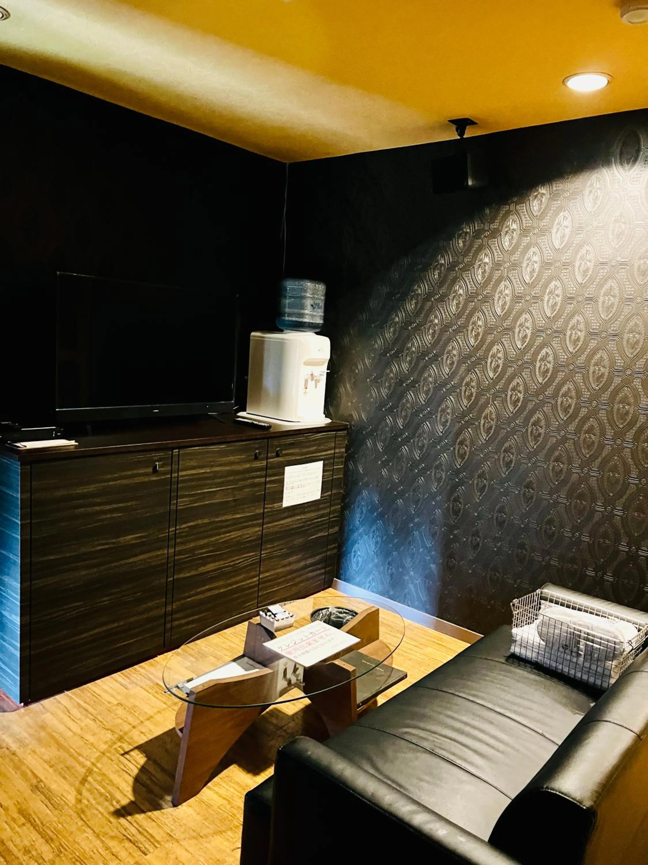 Seating area in ホテル CROWN MOTEL