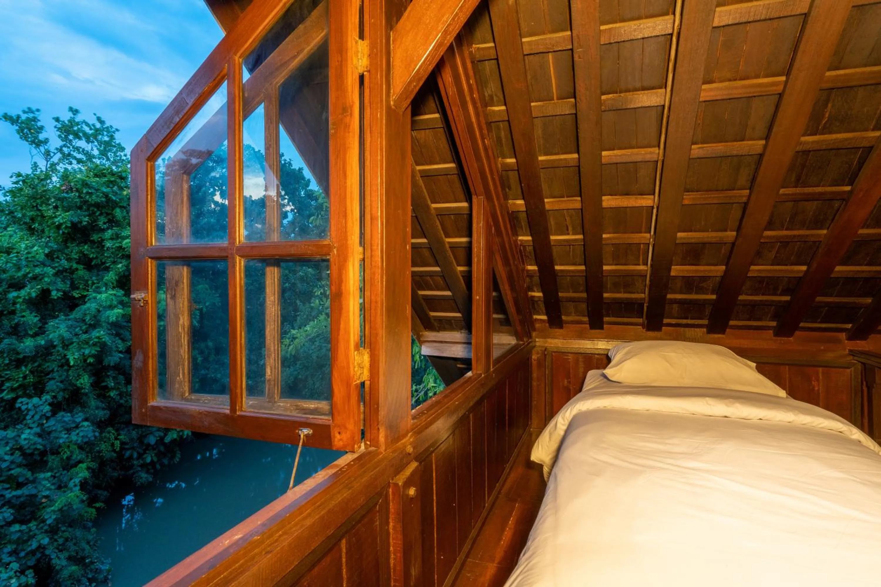 Bedroom, Bed in The Corduroy Hotel