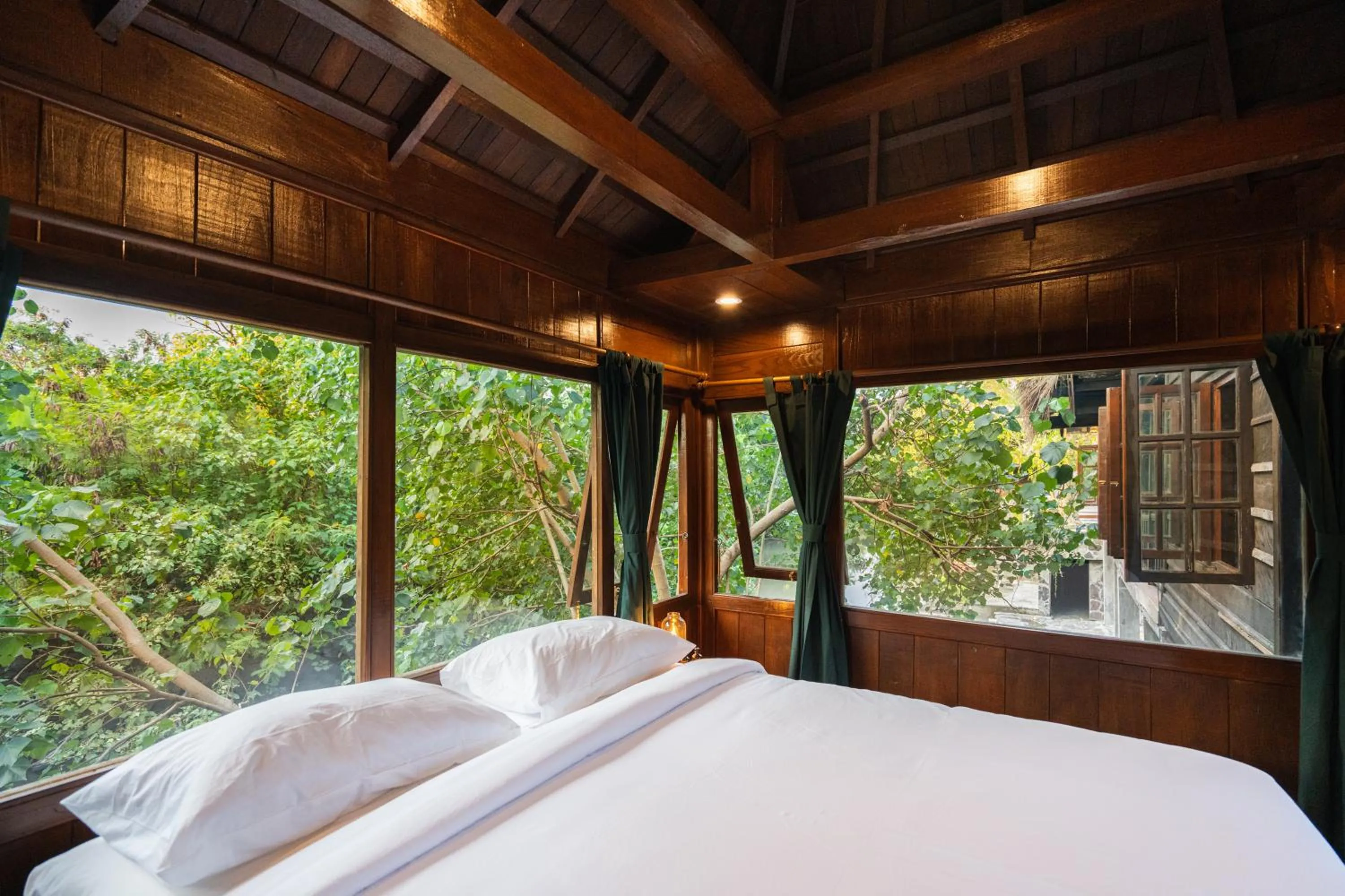 Bed in The Corduroy Hotel