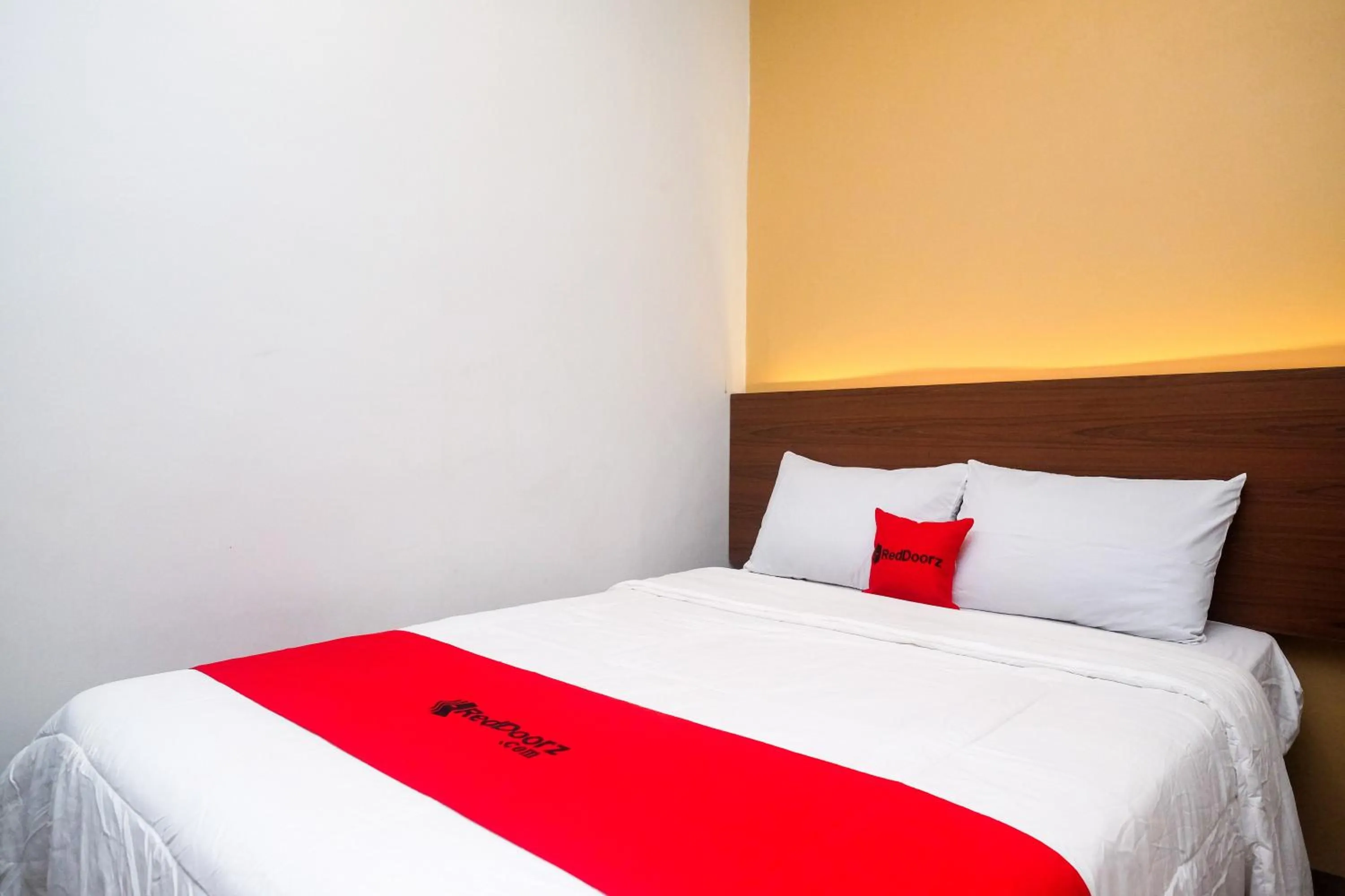 Bed in RedDoorz near Tentrem Mall Semarang