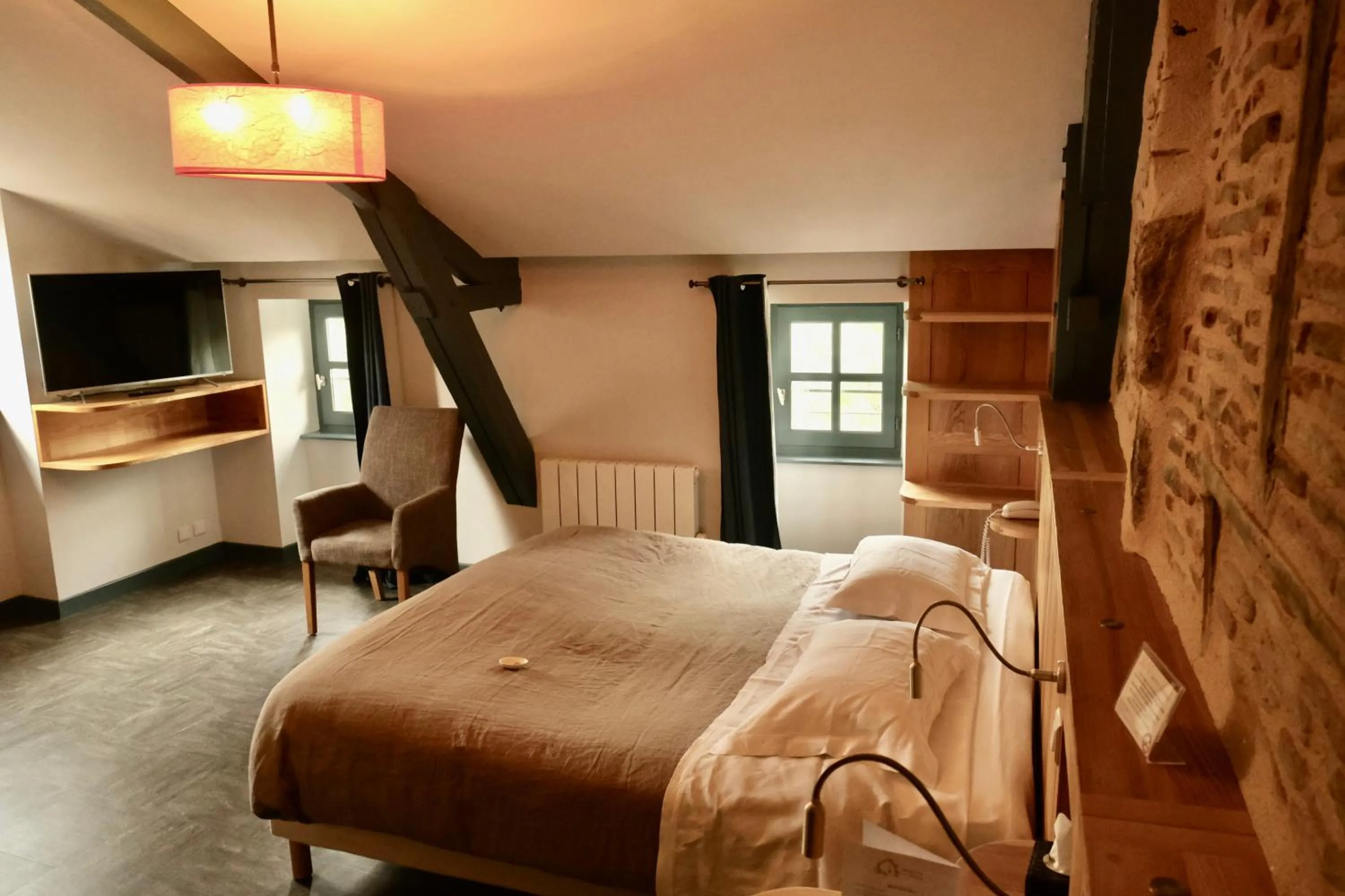 Photo of the whole room, Bed in Hôtel Le Quatorze
