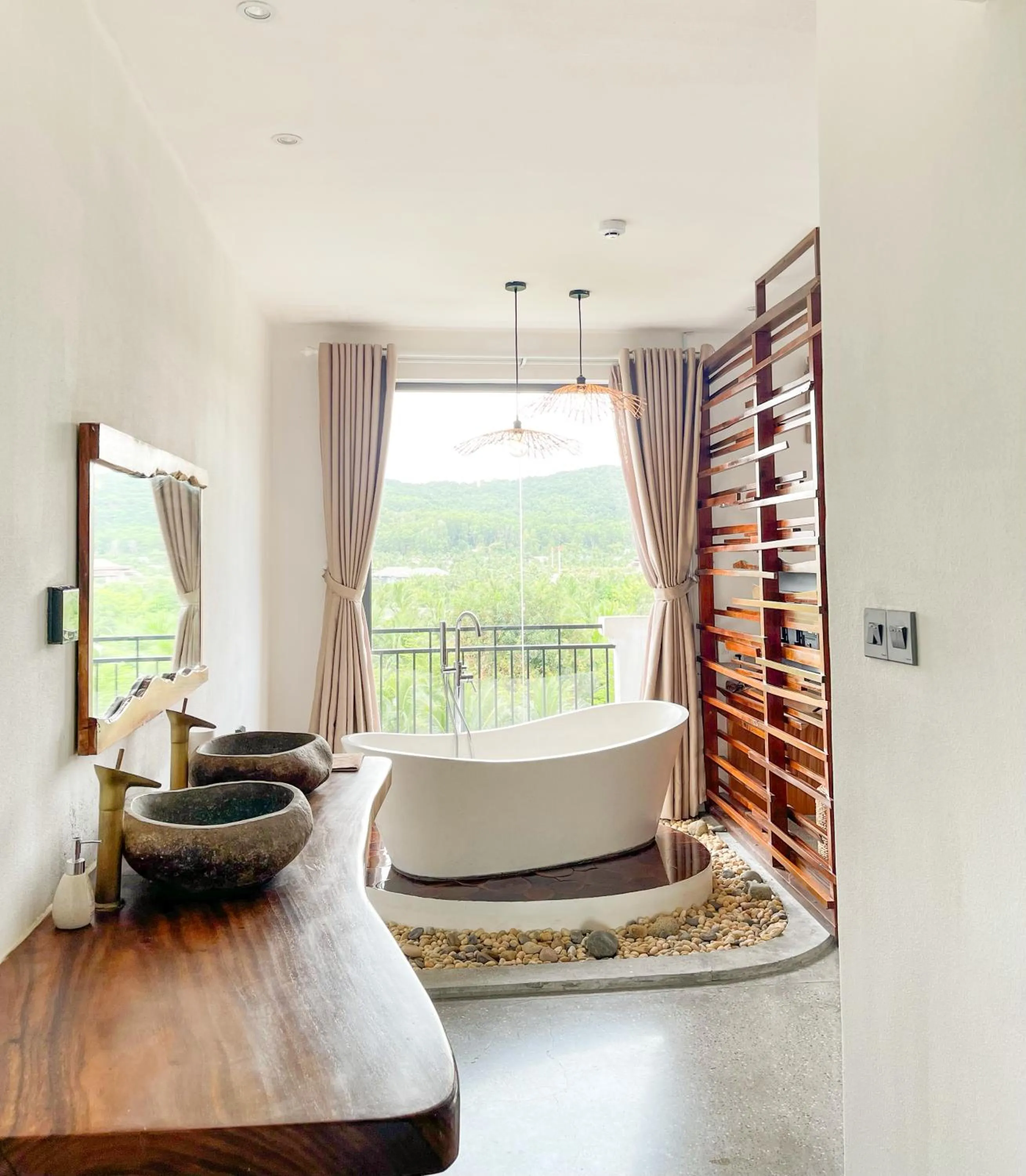 Bath in La Grotta Hotel - Phu Quoc Emerald Bay