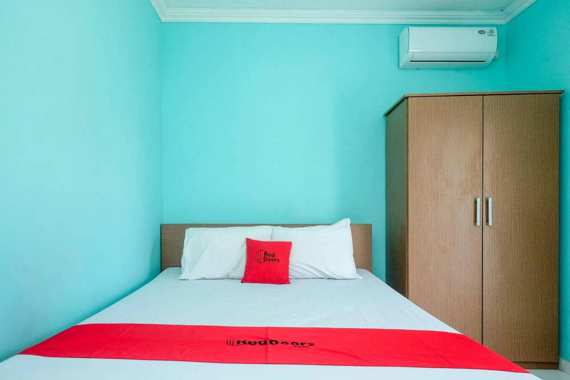 Bed in RedDoorz @ Jakal Atas KM 7