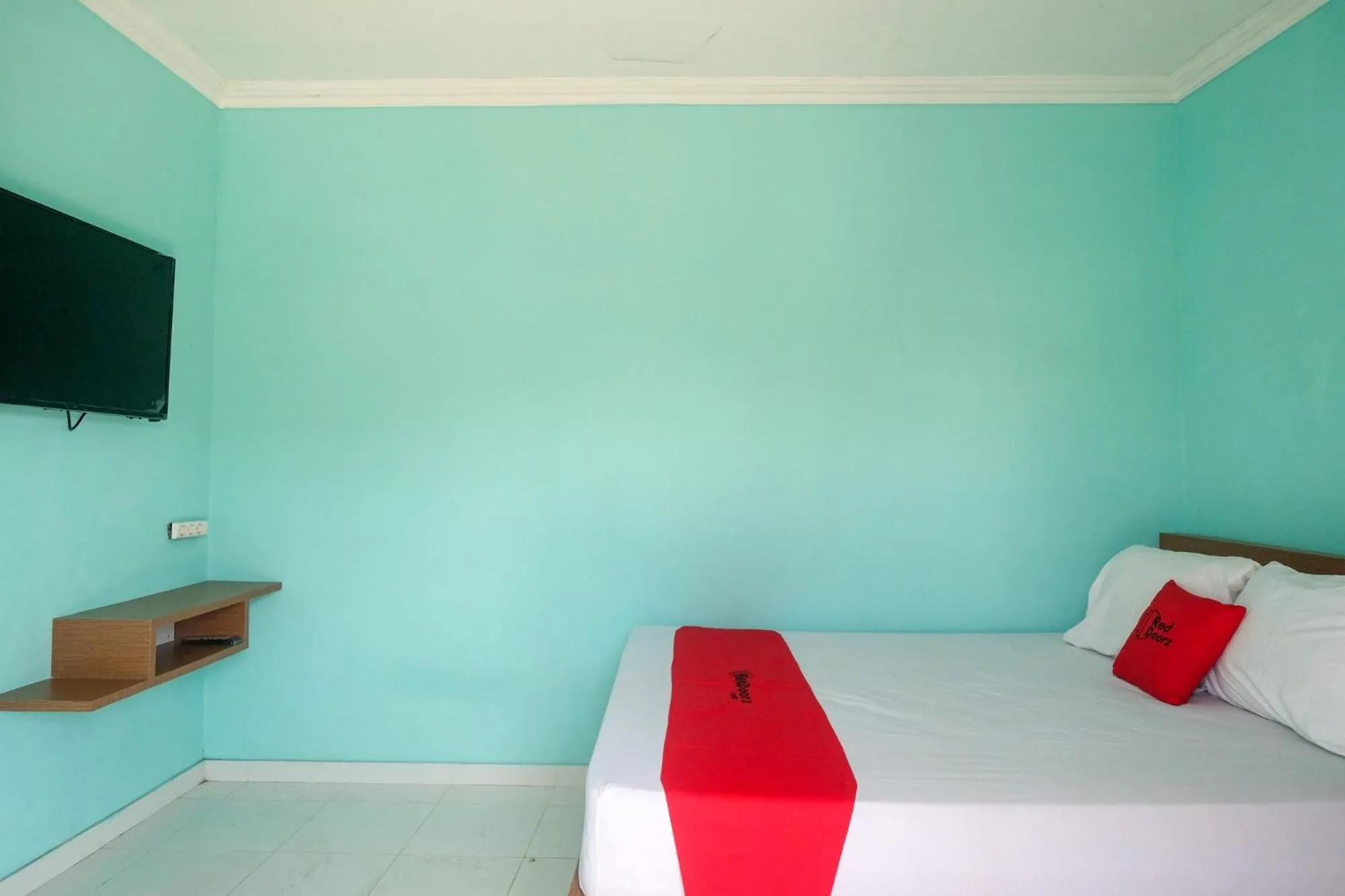 Bed in RedDoorz @ Jakal Atas KM 7