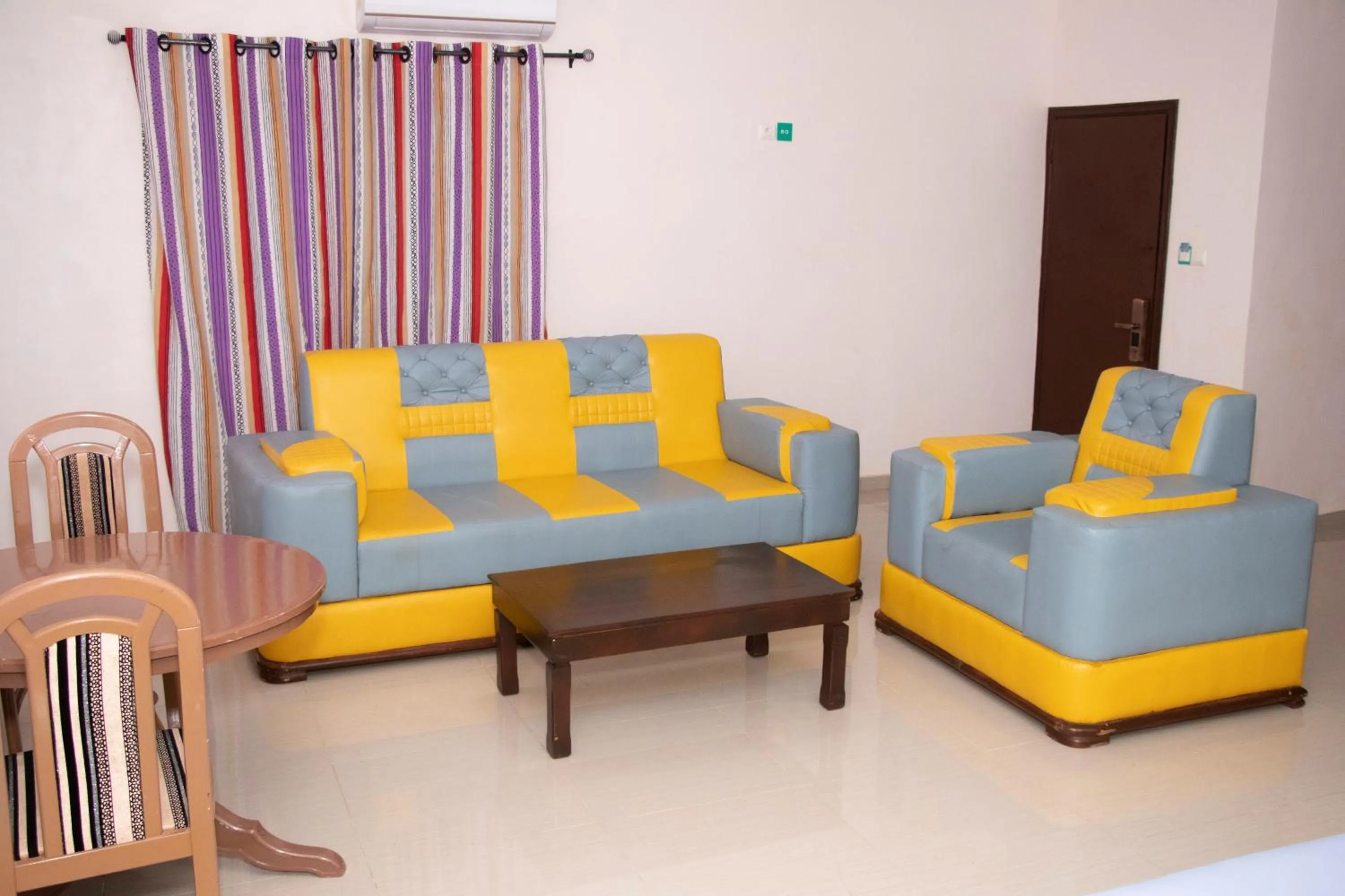 Living room in Alafia Hotel Ketou