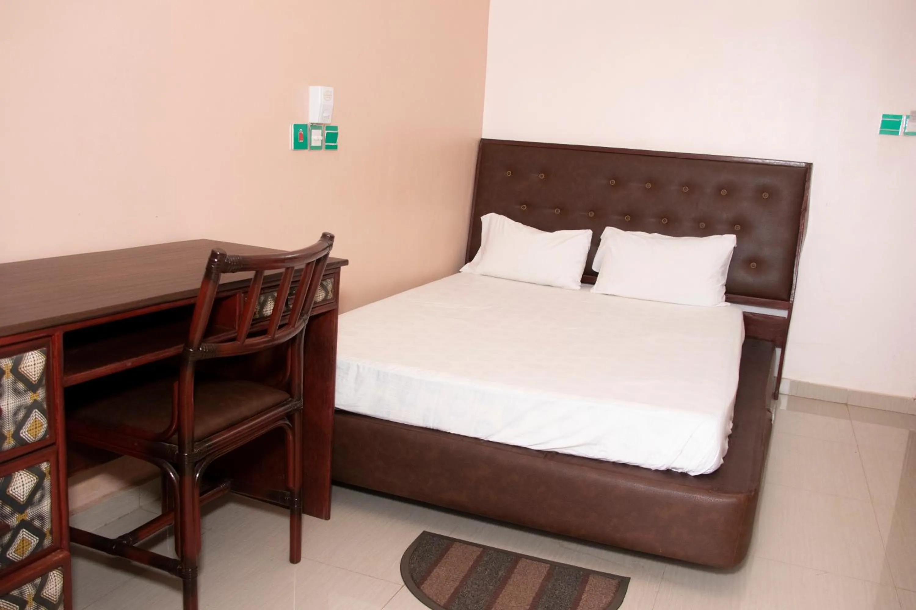 Bed in Alafia Hotel Ketou