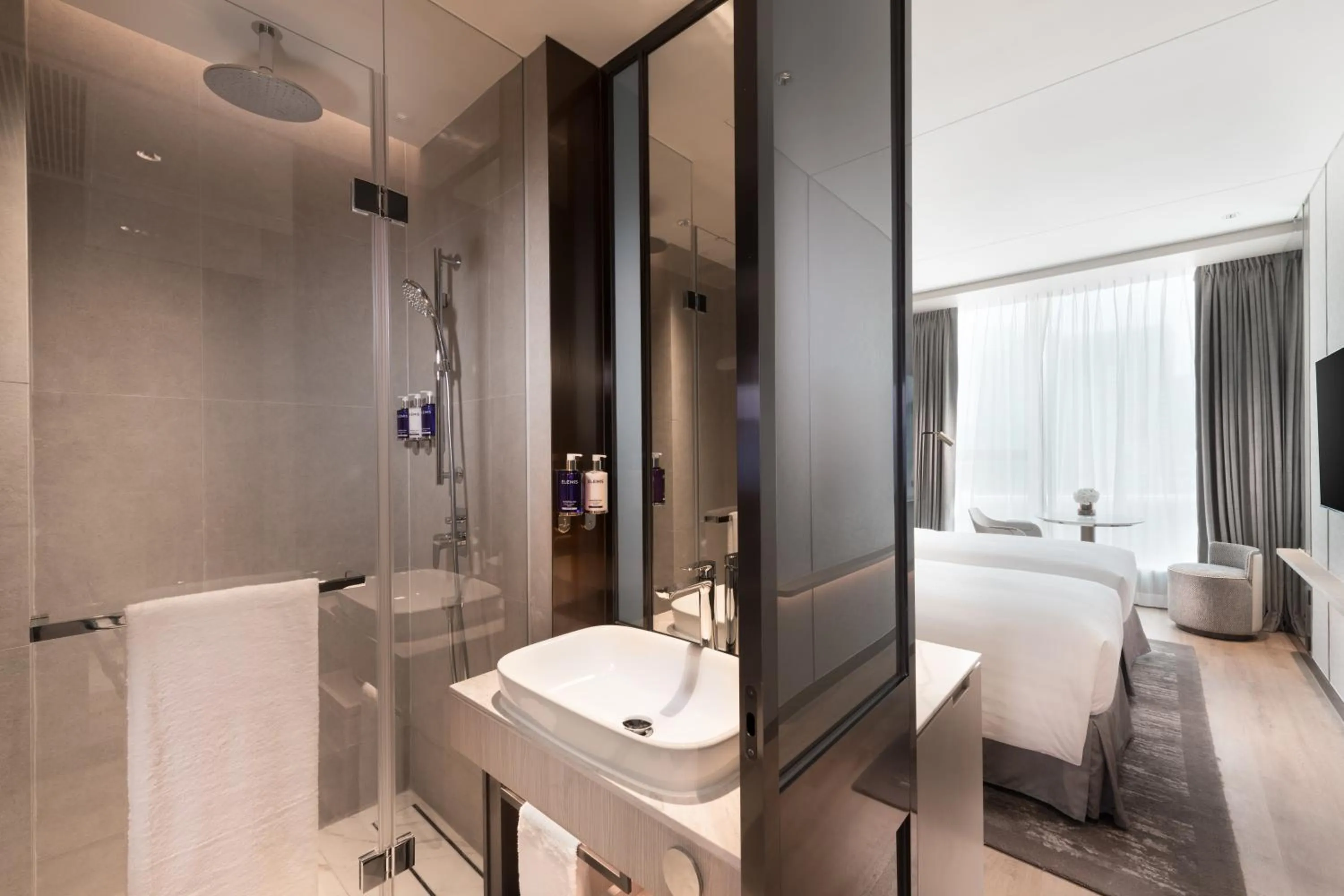 Shower, Bed in Dorsett Kai Tak