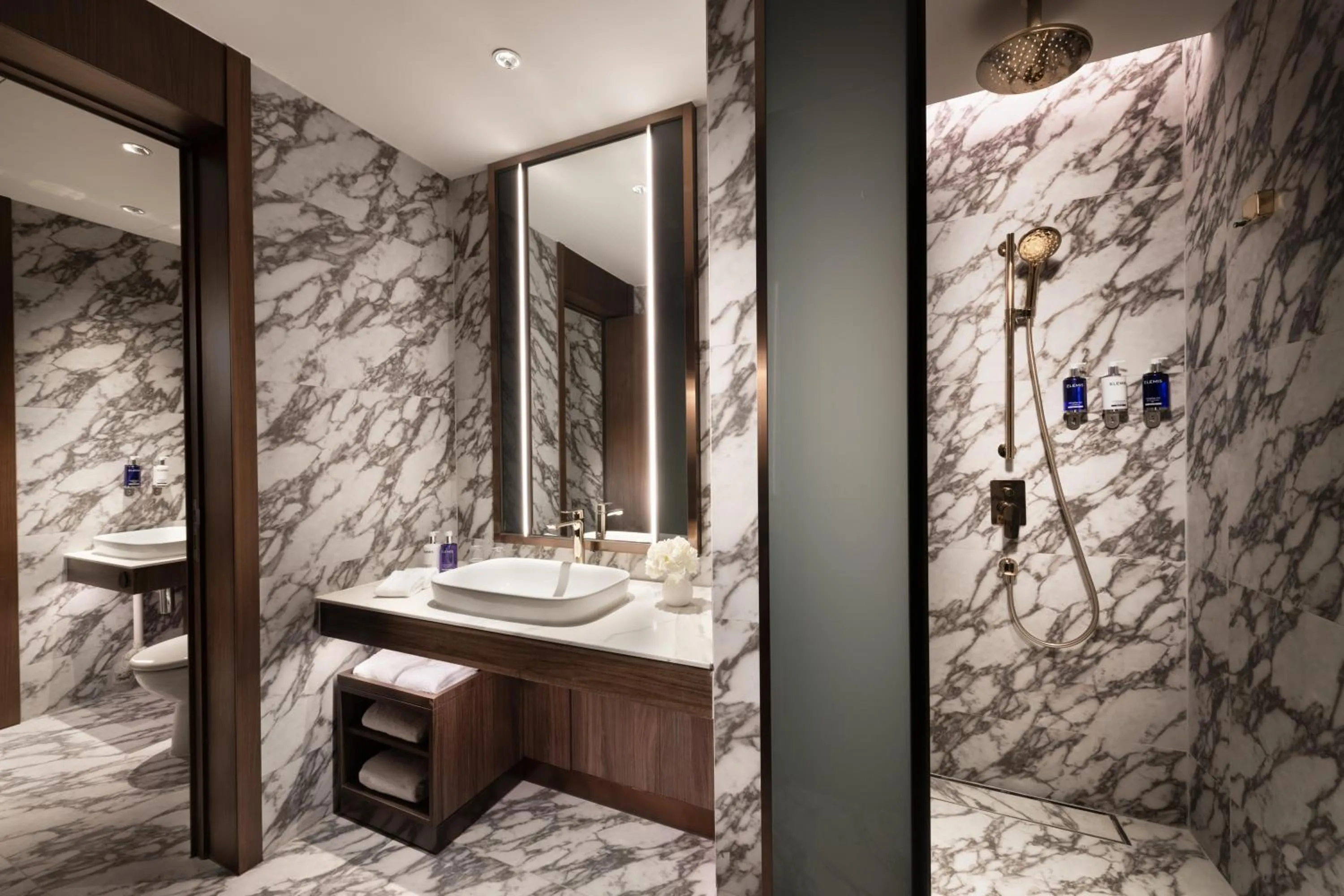 Shower in Dorsett Kai Tak